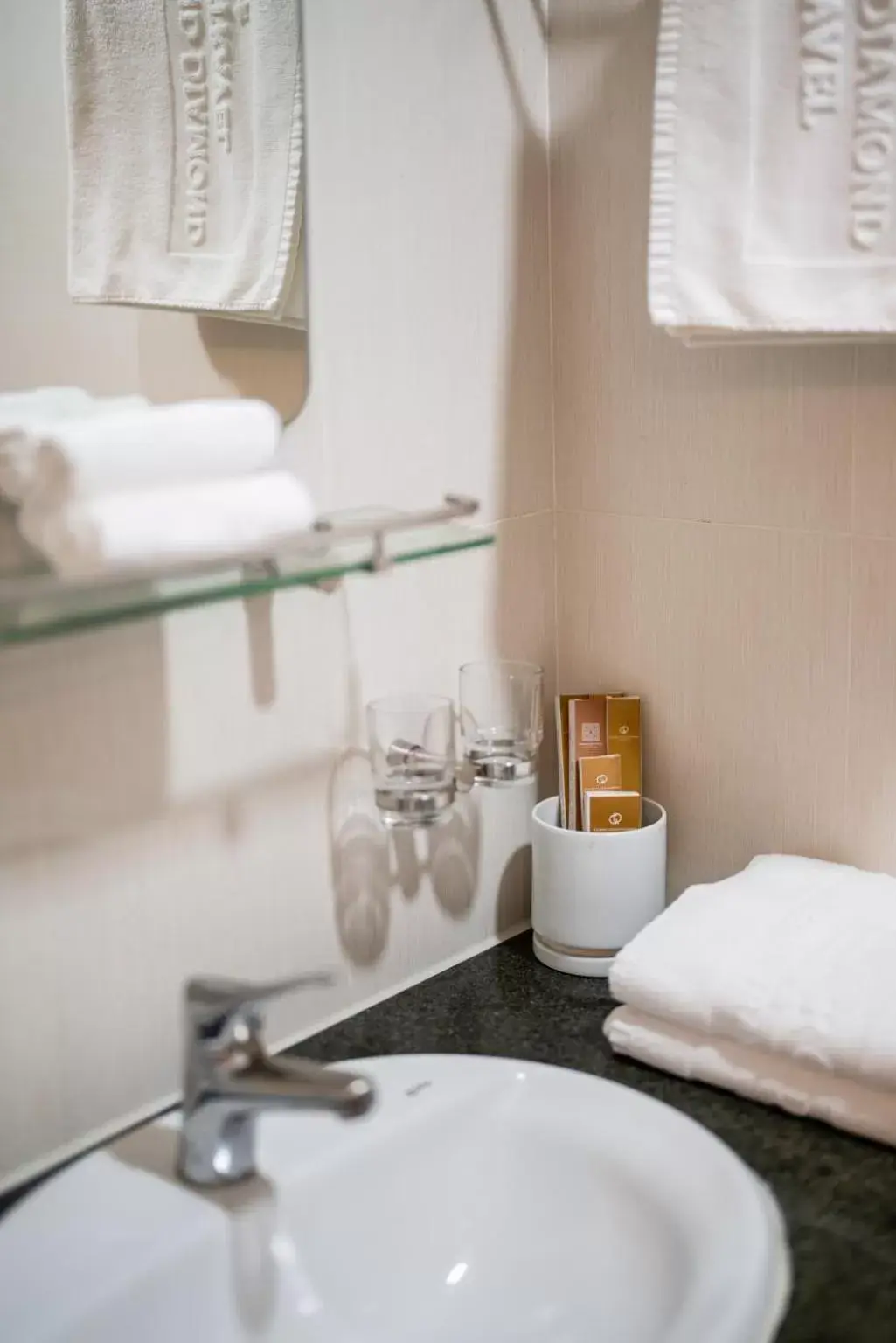 Bathroom in Golden Legend Diamond Hotel