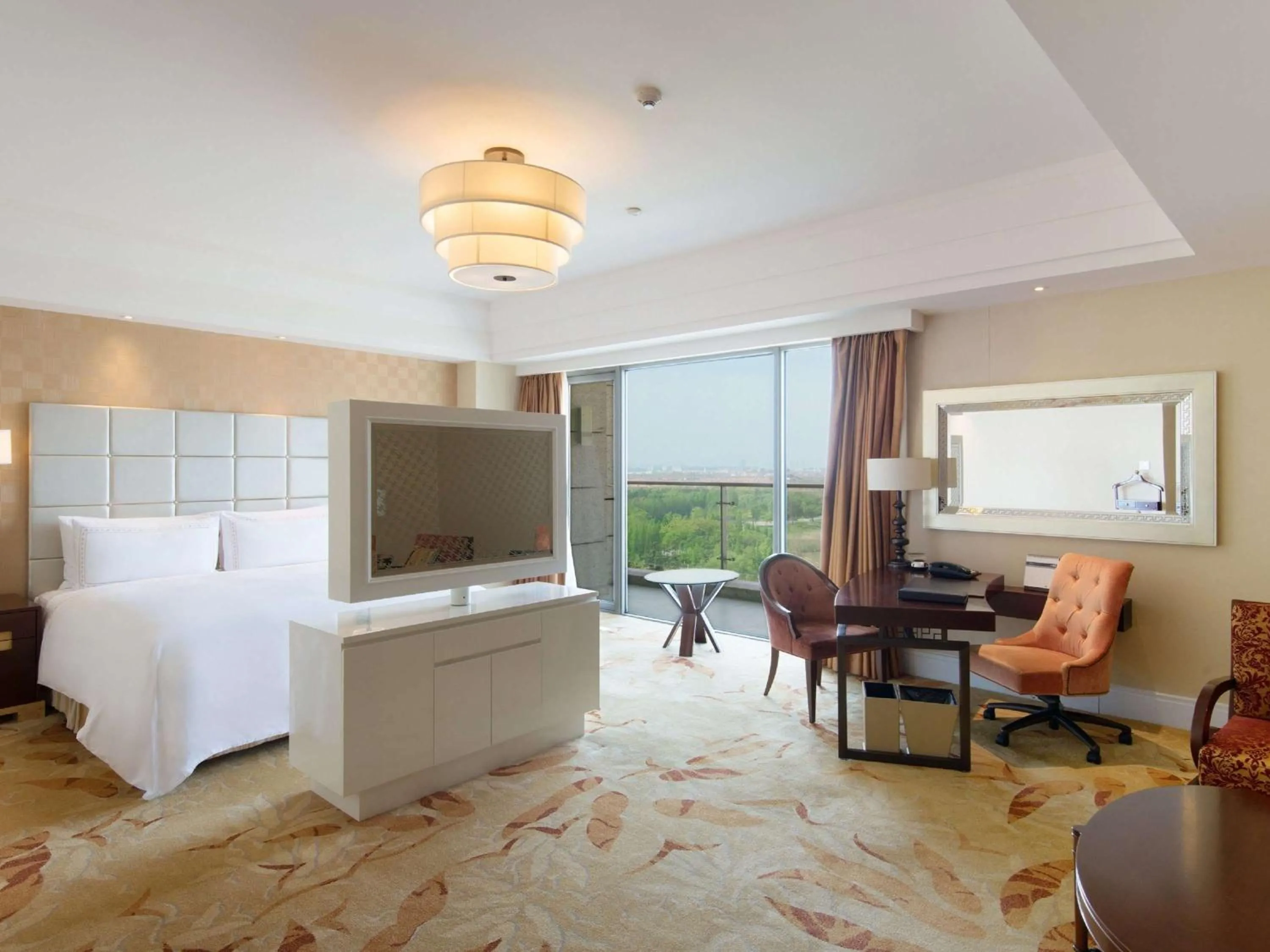 Photo of the whole room, Bed in Fairmont Yangcheng Lake