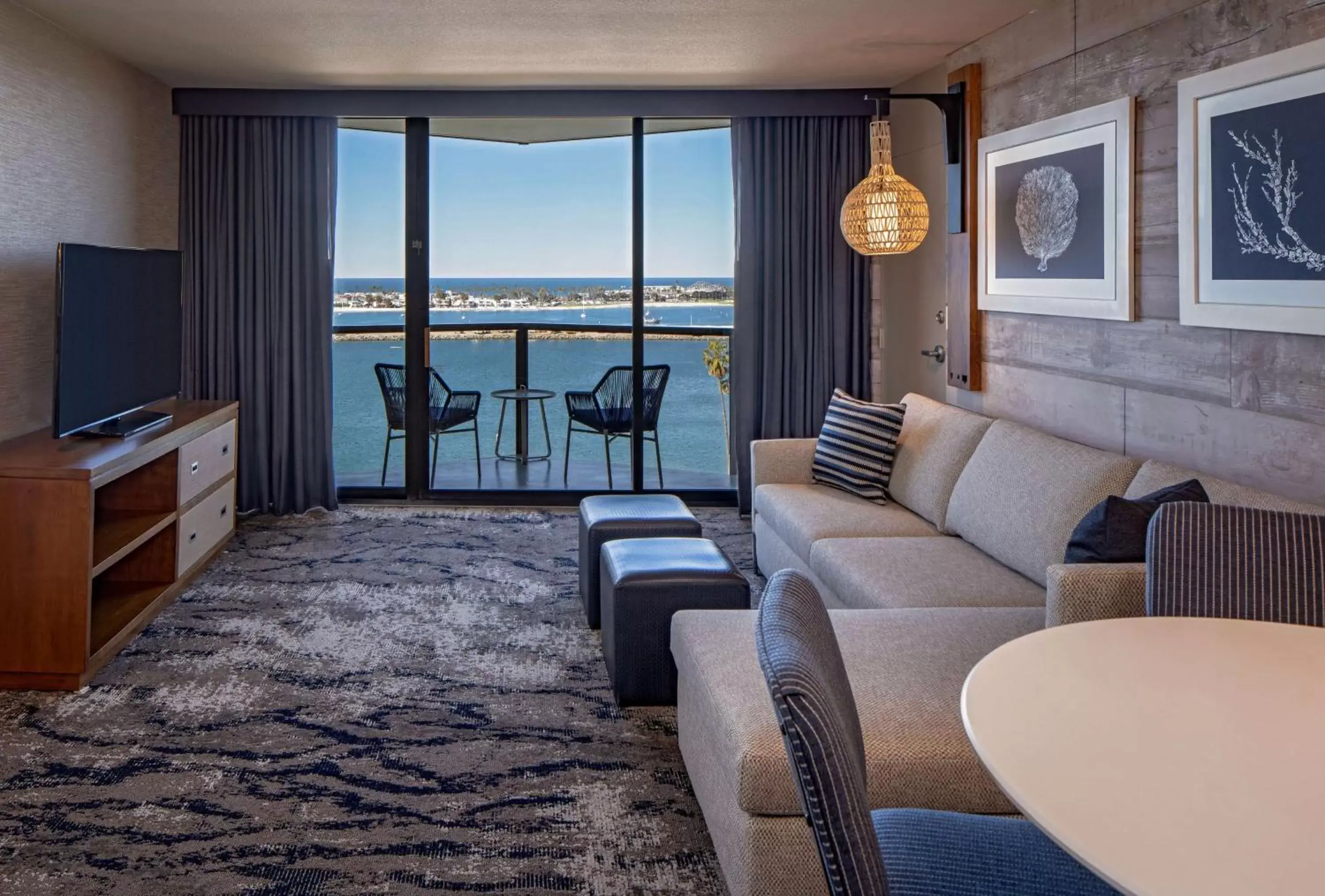 Photo of the whole room, Seating Area in Hyatt Regency Mission Bay Spa and Marina