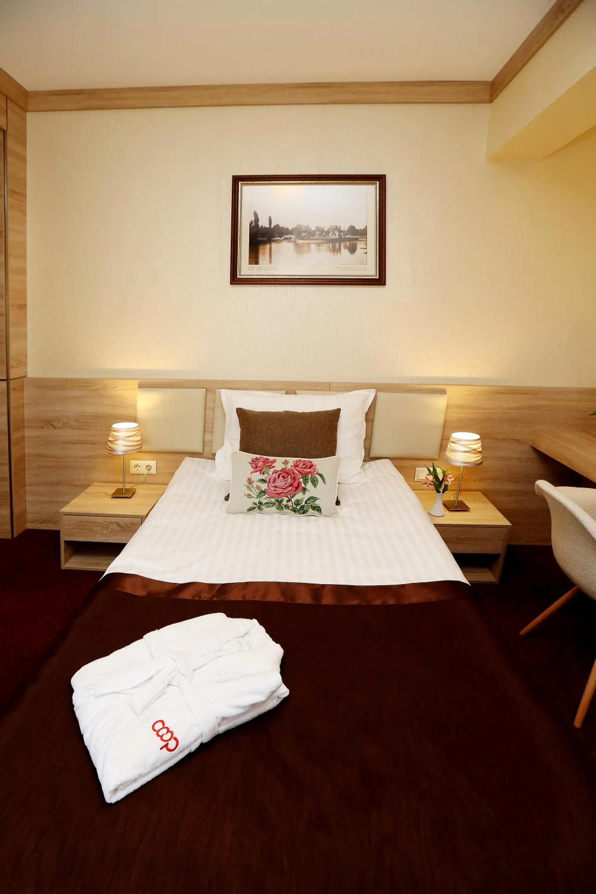 Bedroom, Bed in Hotel COOP, Sofia