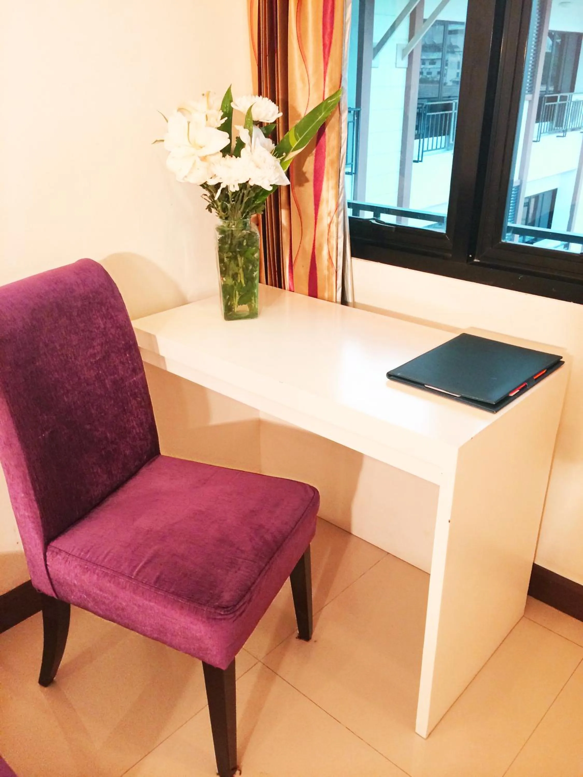 Seating area in Ayara Grand Palace Hotel