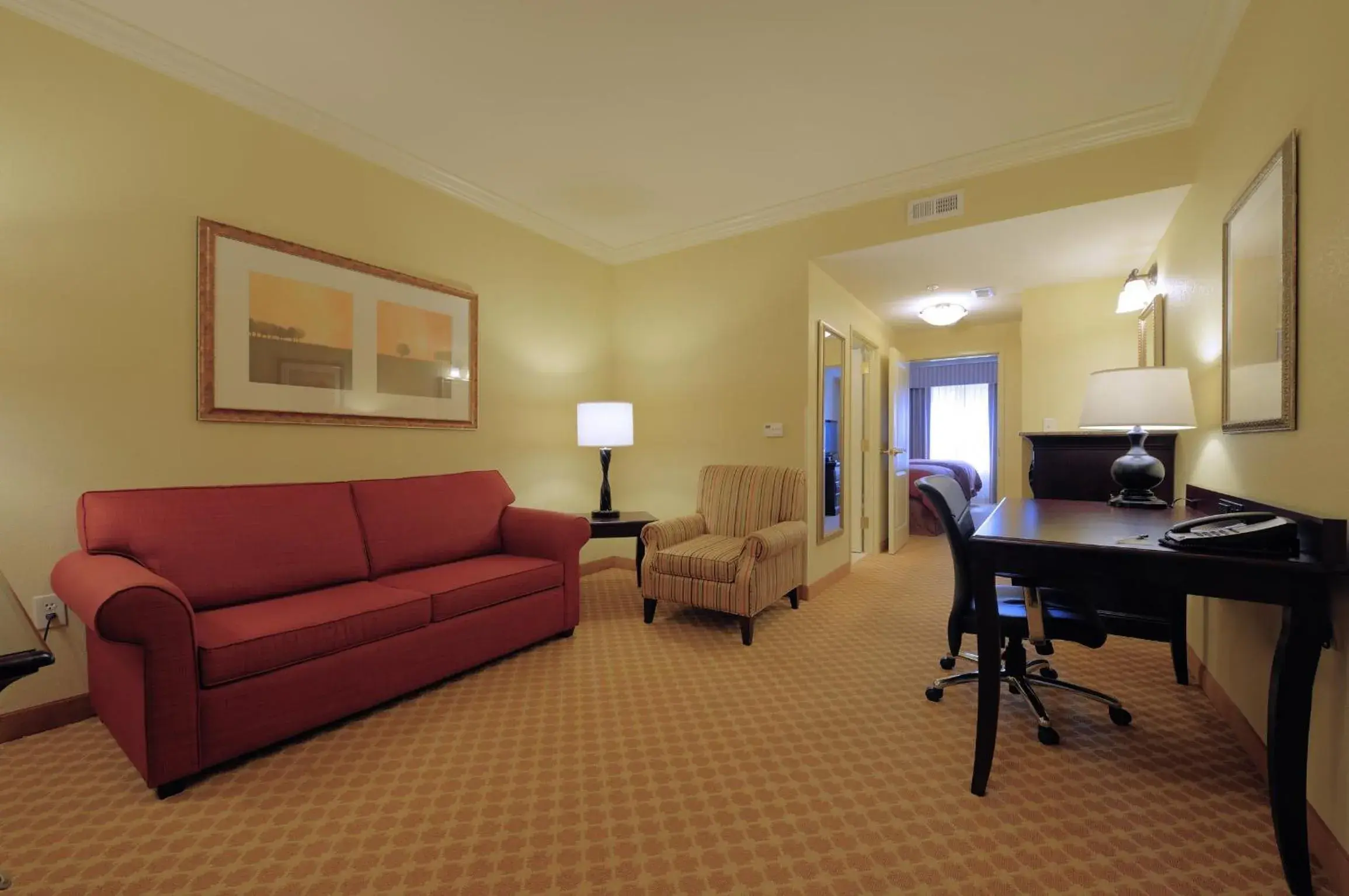 Living room, Seating Area in Country Inn & Suites by Radisson, Columbia at Harbison, SC