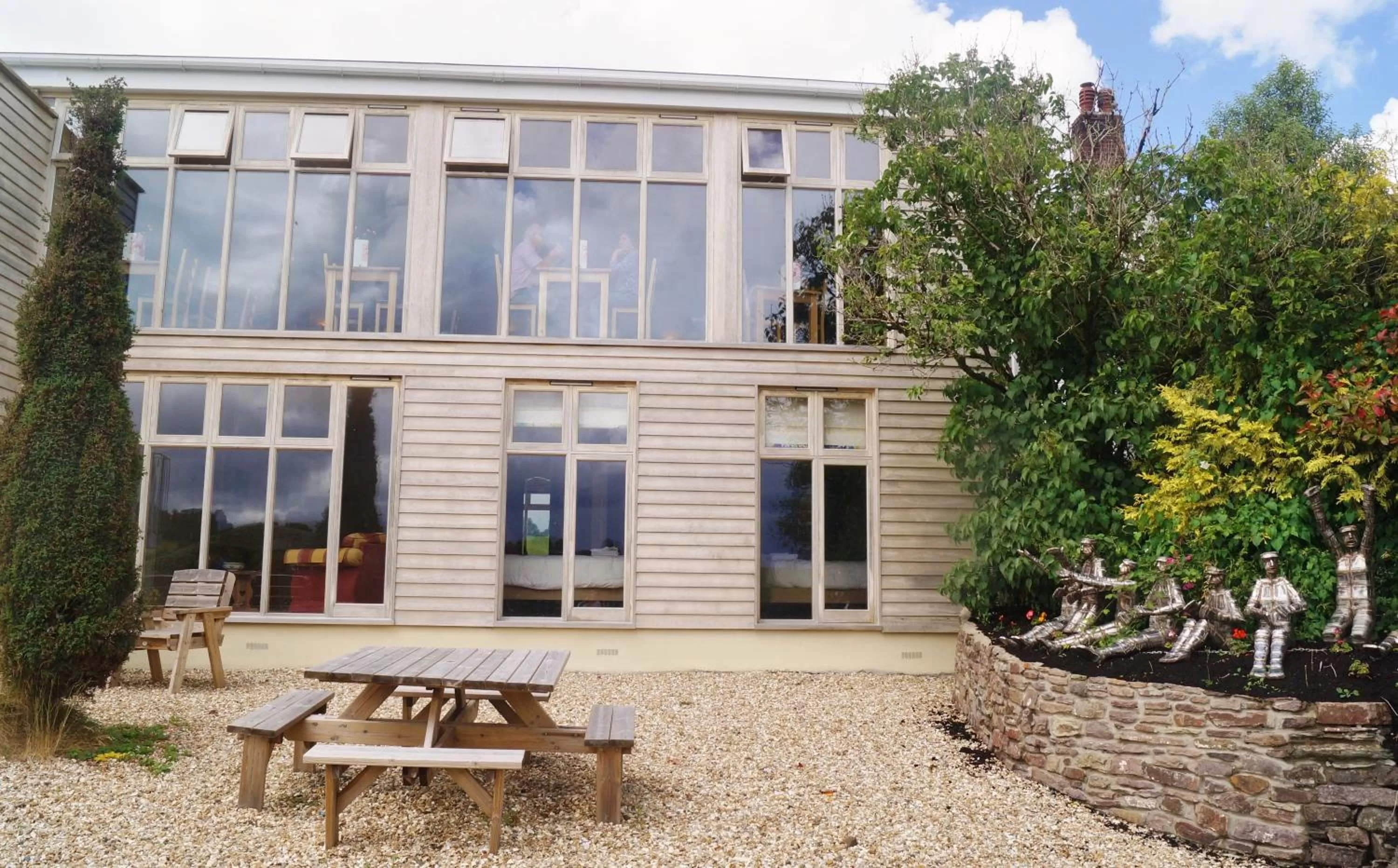 Restaurant/places to eat in The Poltimore Inn