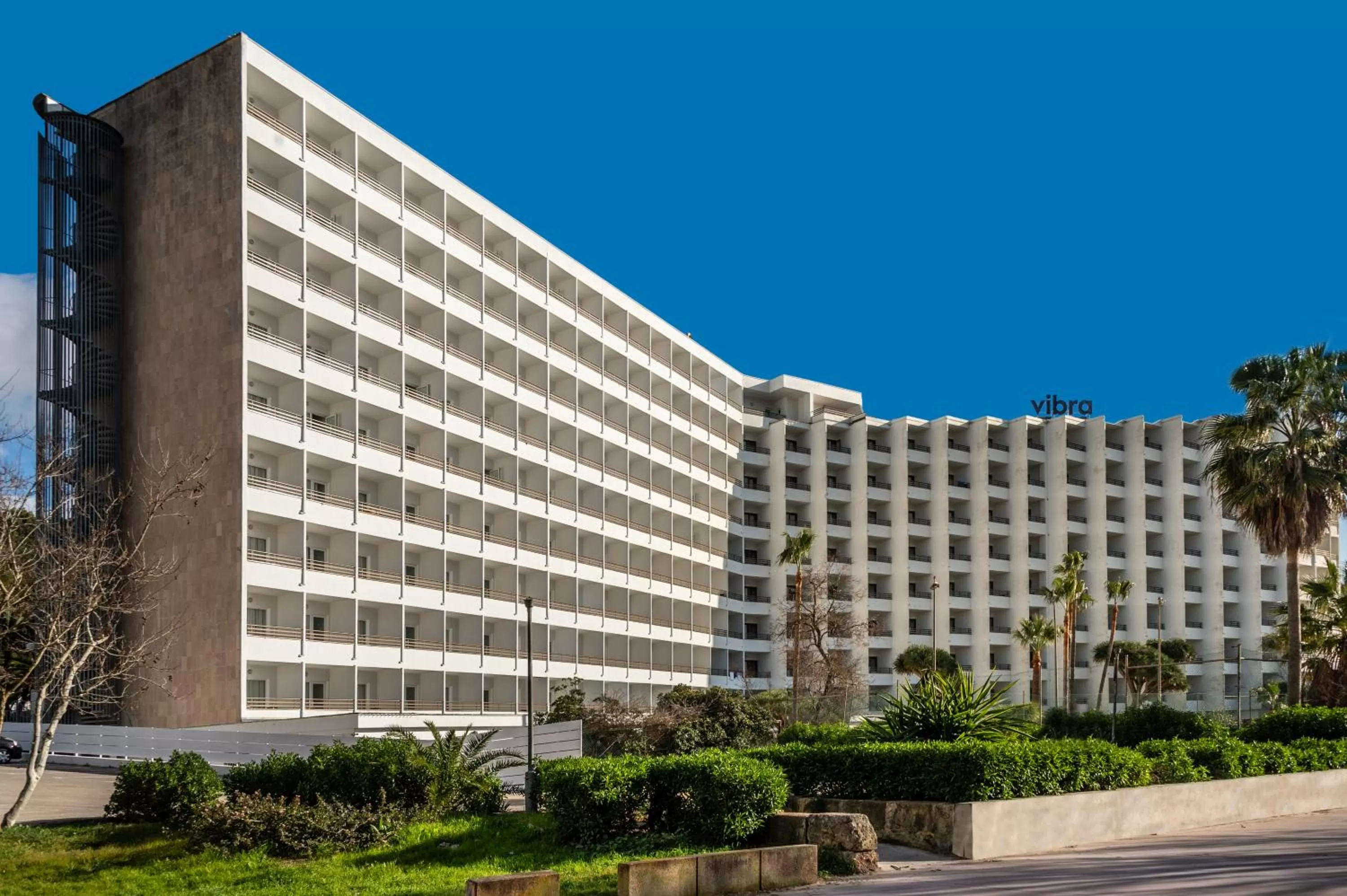 Property building in Hotel Vibra Beverly Playa