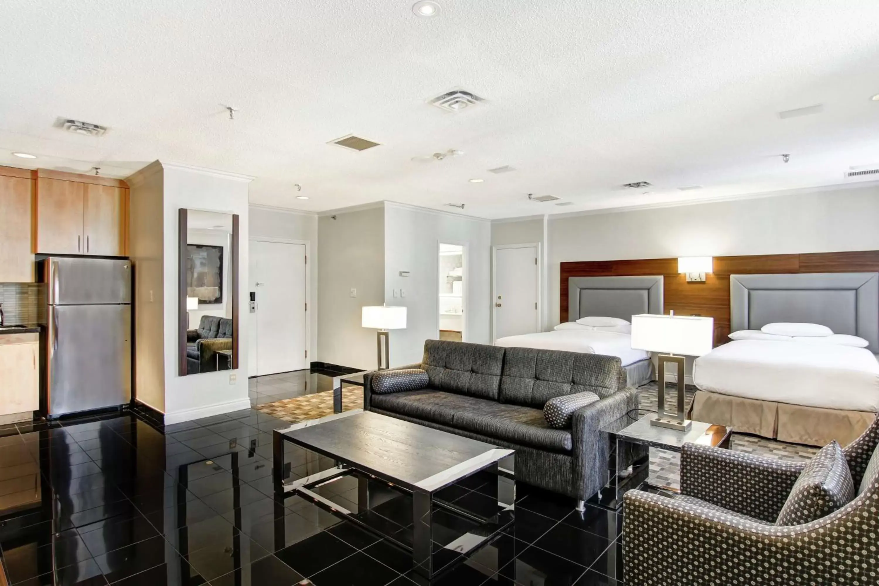 Living room in DoubleTree by Hilton Toronto Downtown Living room in DoubleTree by Hilton Toronto Downtown