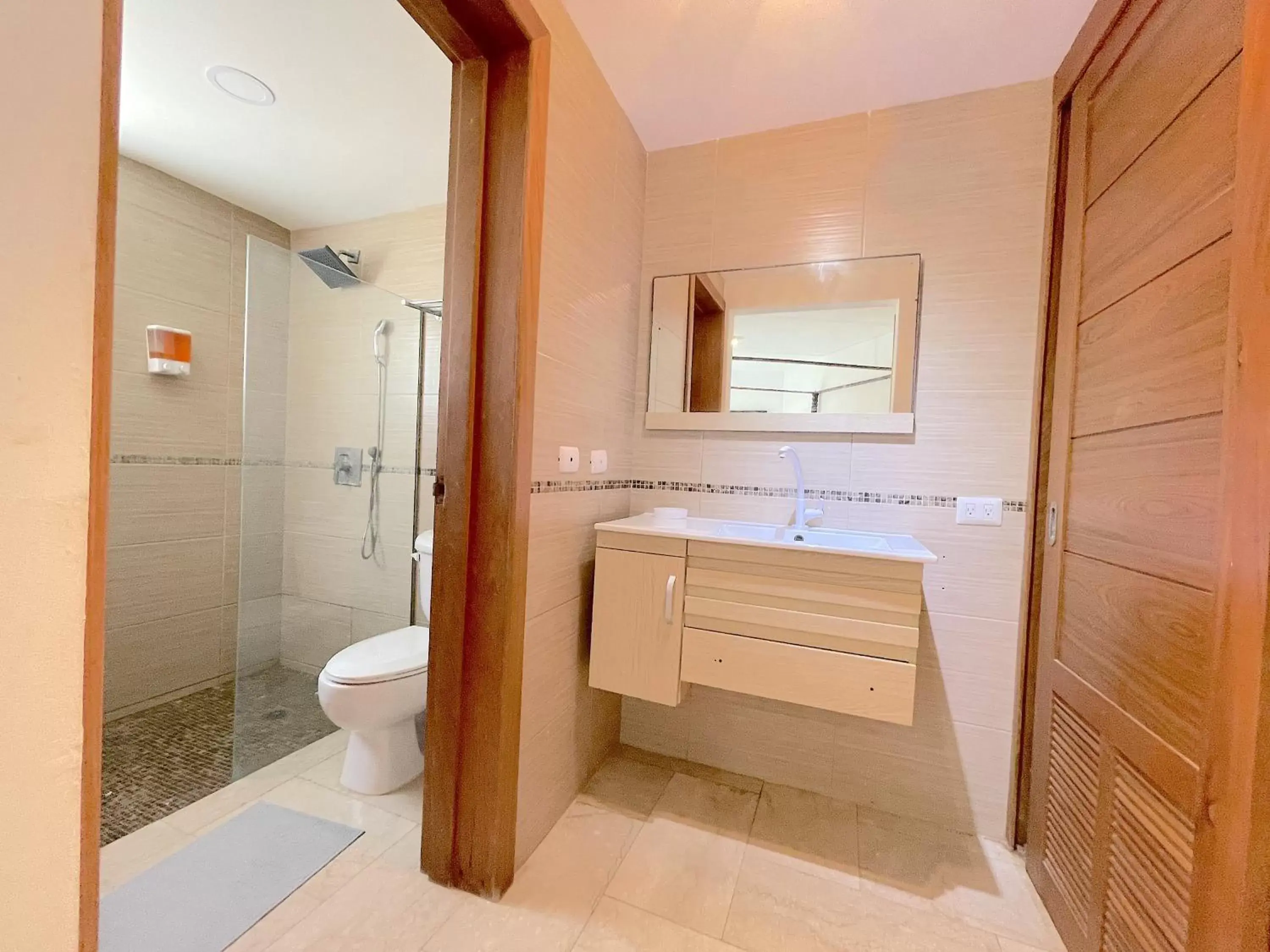 Shower, Bathroom in HOTEL Beach VILLAS Los Corales WIFI & BBQ BEACH CLUB