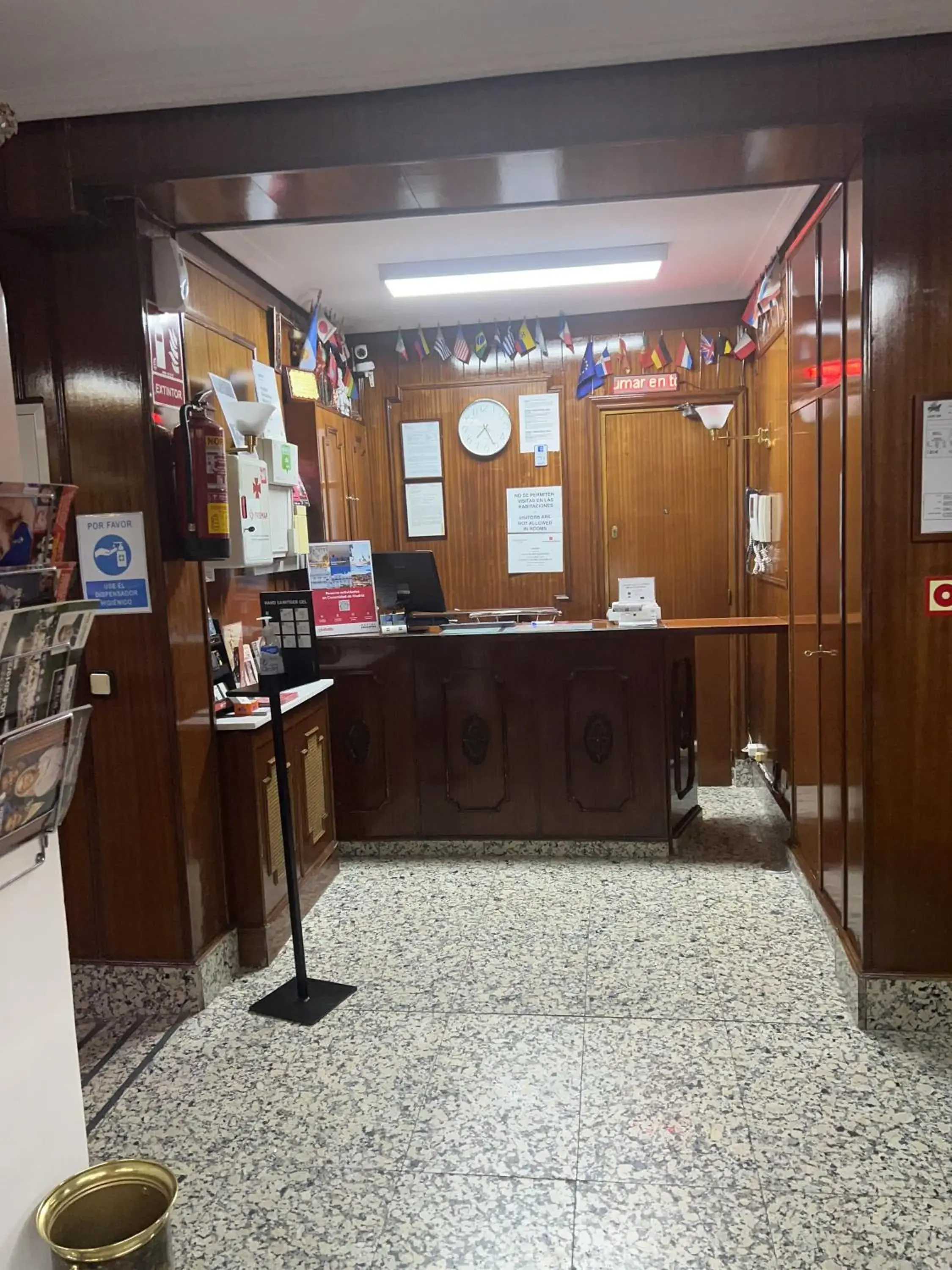 Lobby or reception in Hostal Sonsoles Madrid-Centro