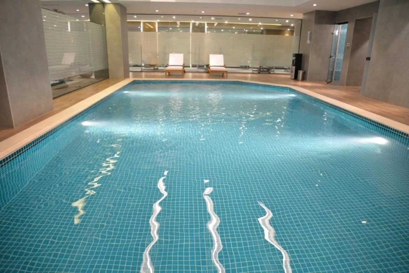 Swimming pool in Executives Hotel - Olaya