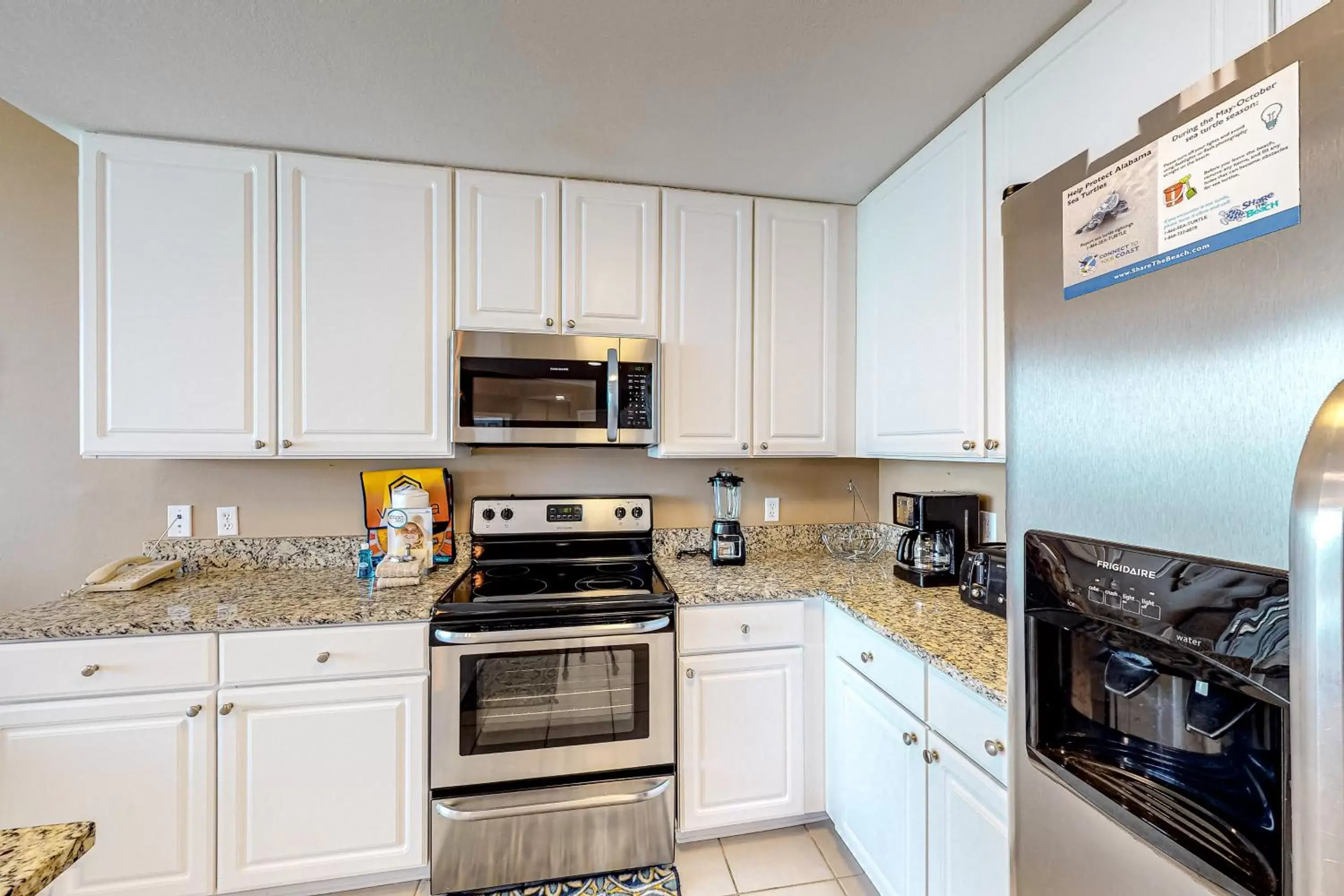 Kitchen/Kitchenette in Lighthouse Condominiums IV