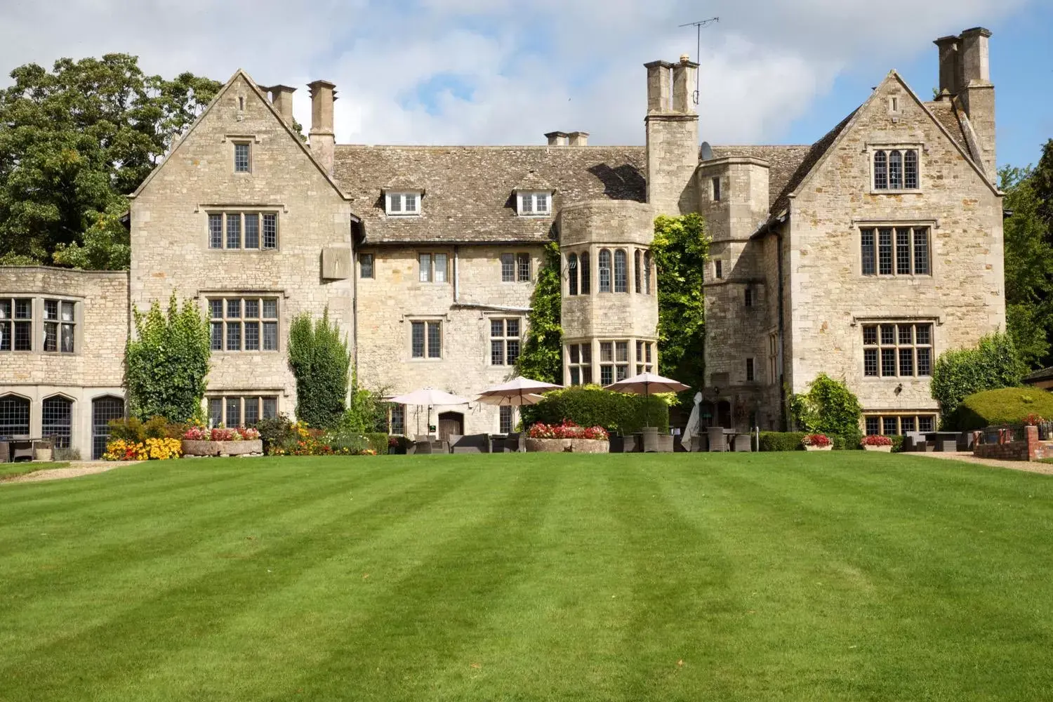 Garden, Property Building in Stonehouse Court Hotel - A Bespoke Hotel