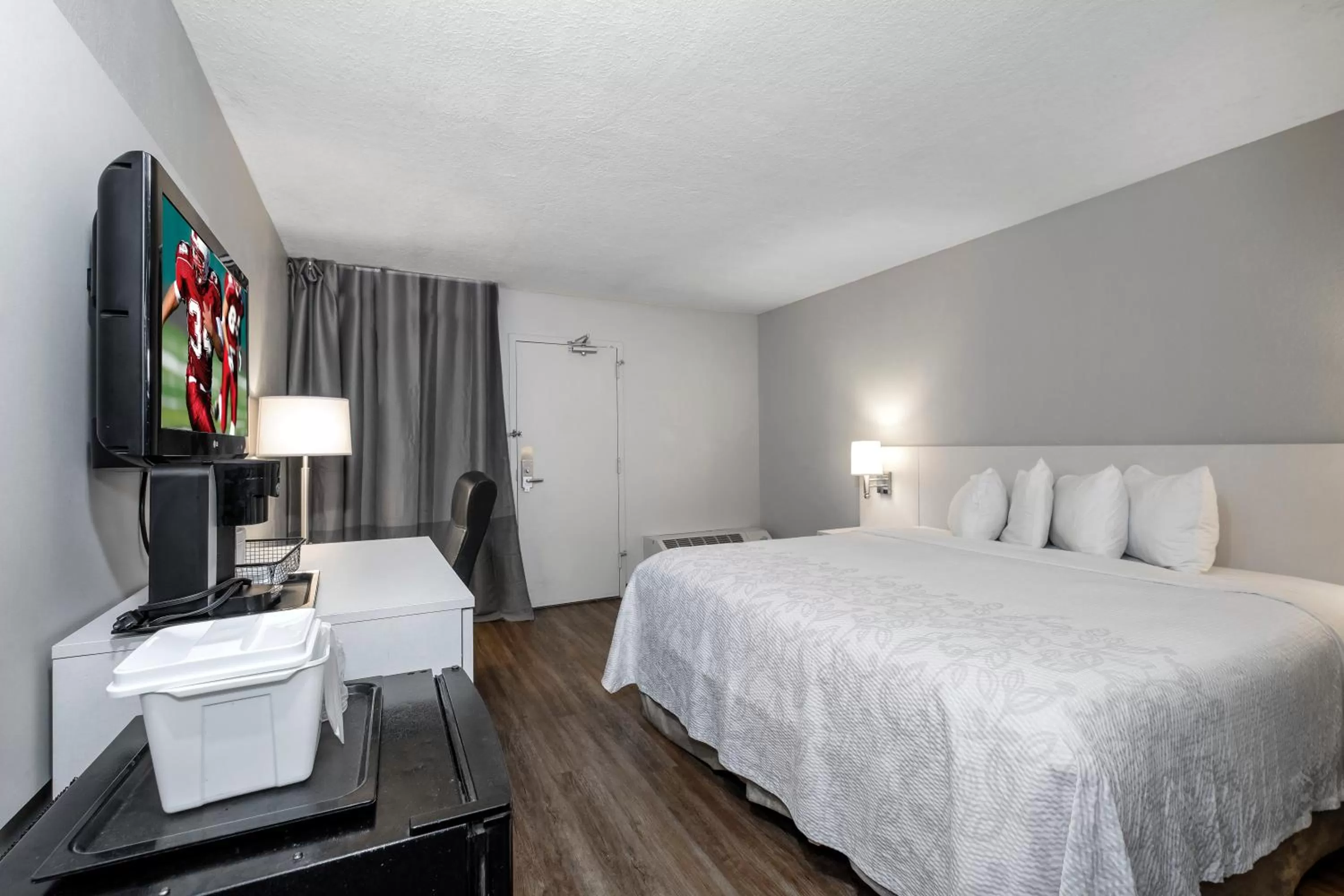 Photo of the whole room, Room Photo in Red Roof Inn PLUS Orlando-Convention Center- Int'l Dr