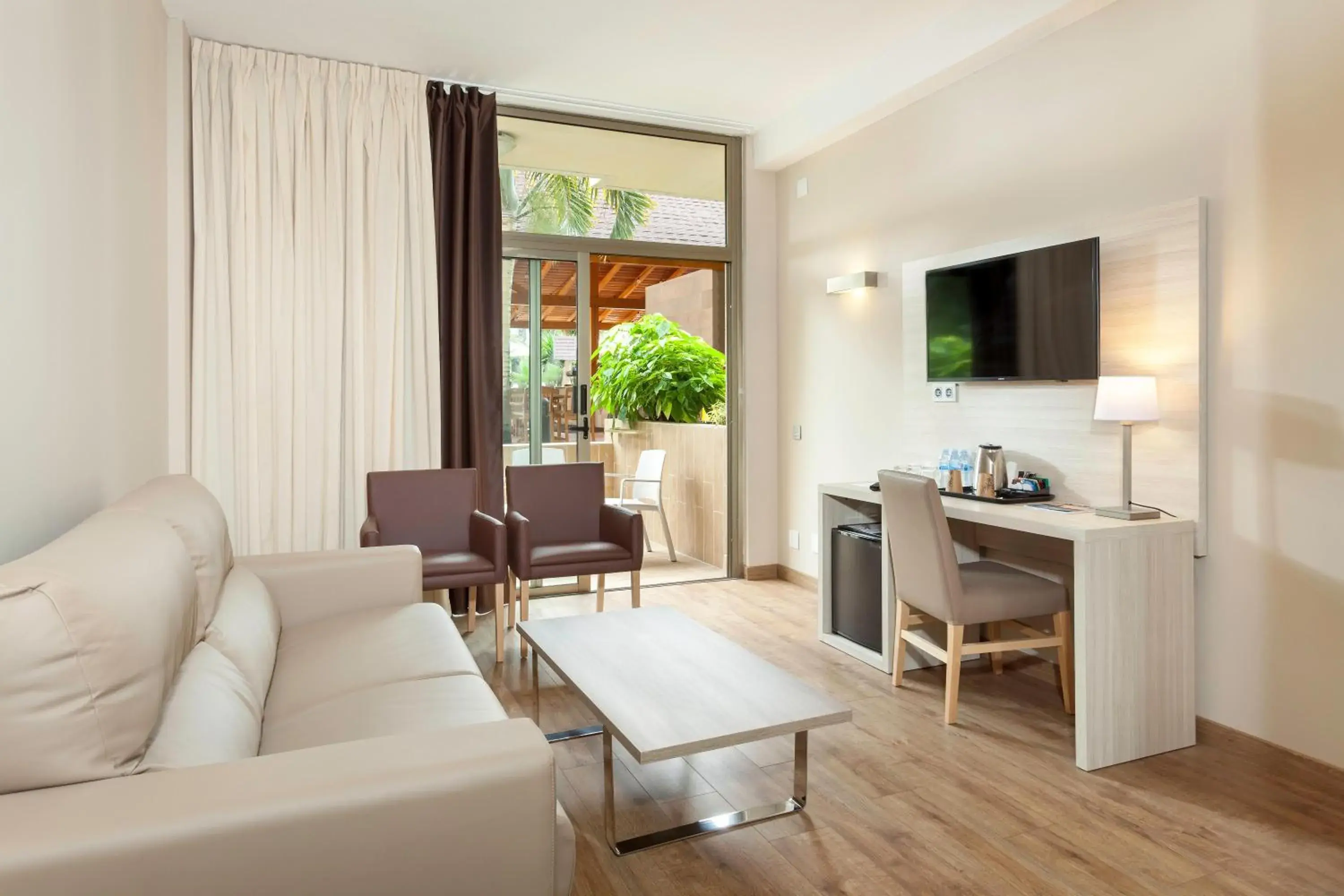 Photo of the whole room in Hotel Best Tenerife Photo of the whole room in Hotel Best Tenerife