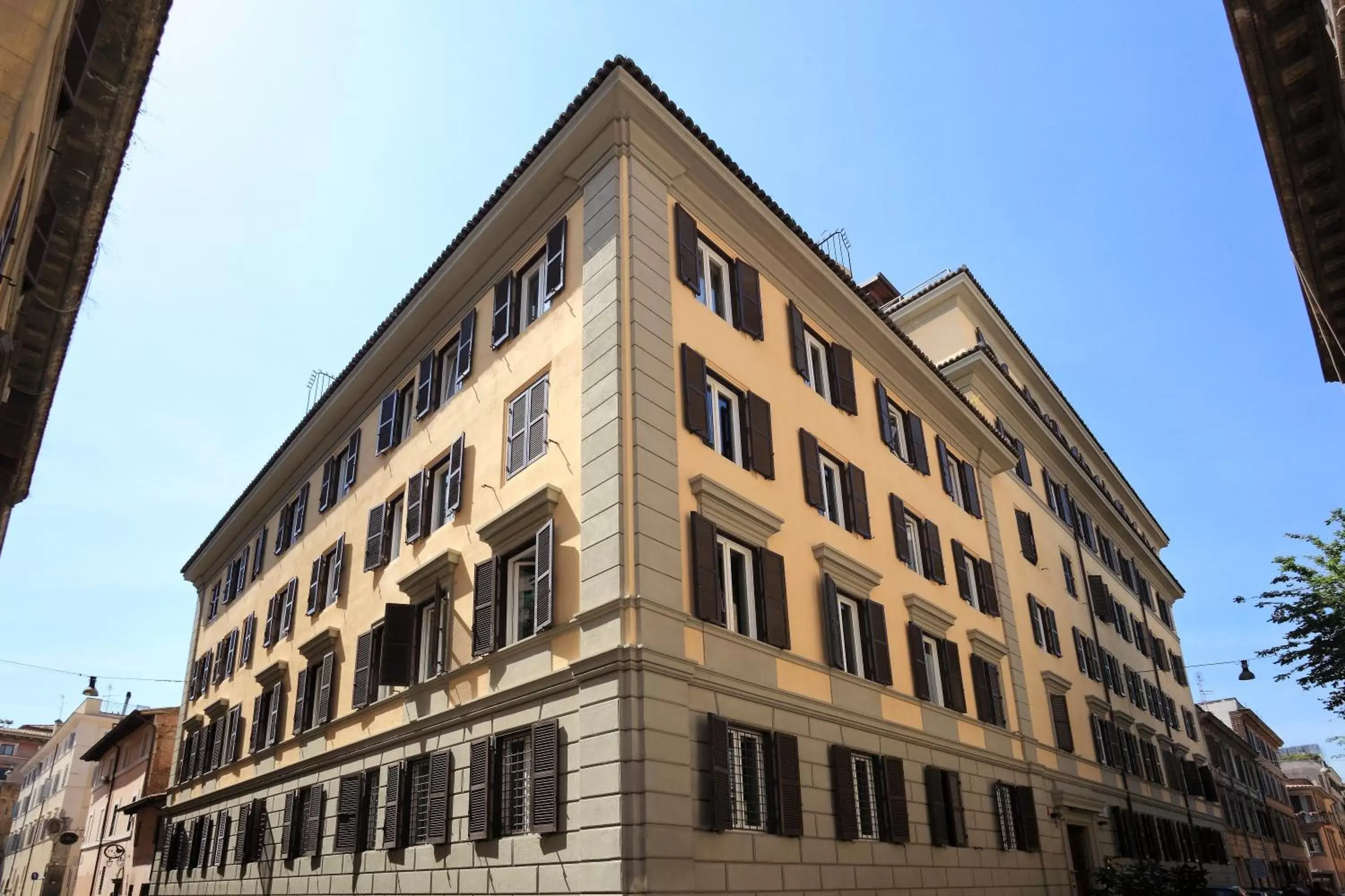 Facade/entrance, Property Building in Trianon Borgo Pio Aparthotel