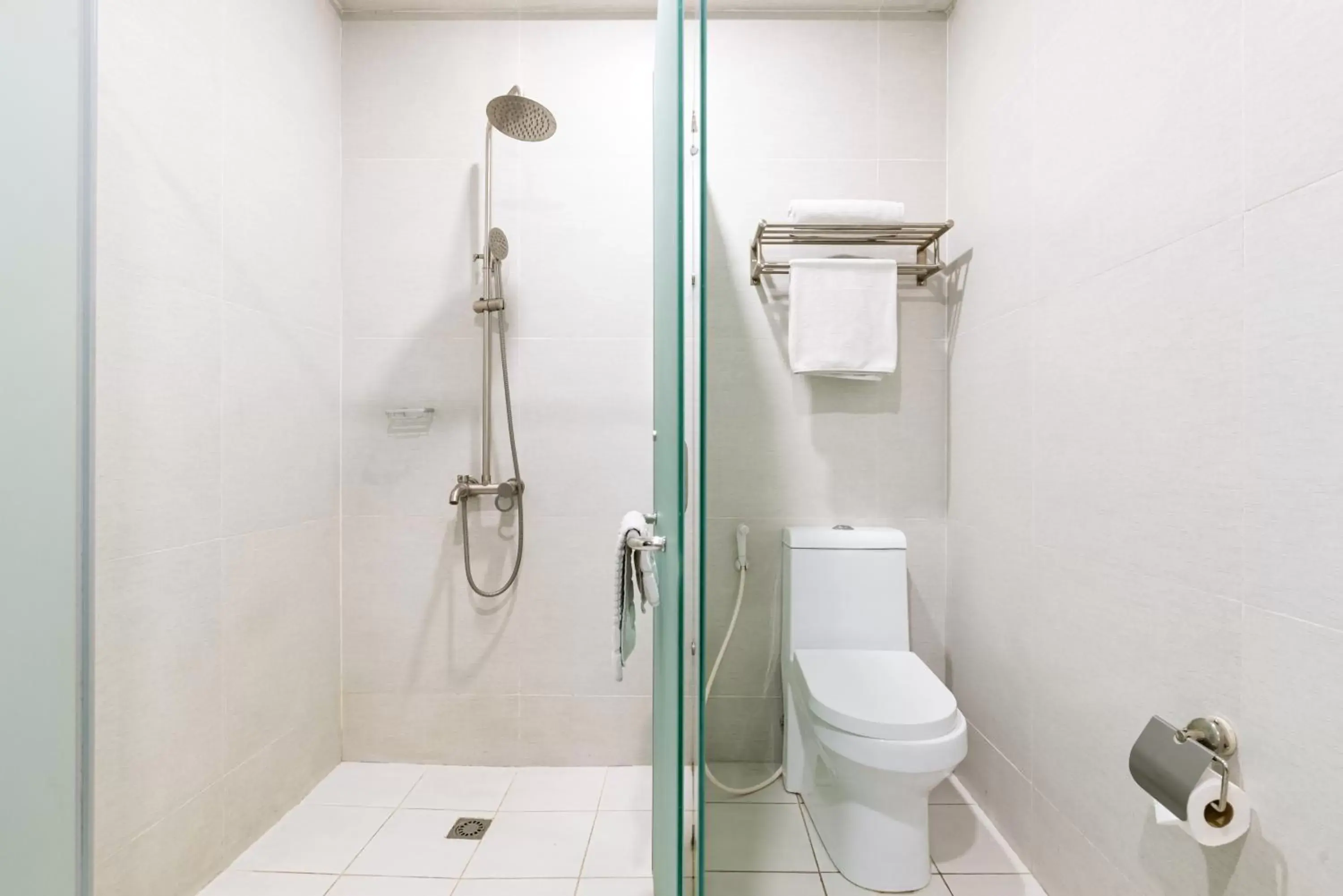 Bathroom in Artemis Place Makati Hotel