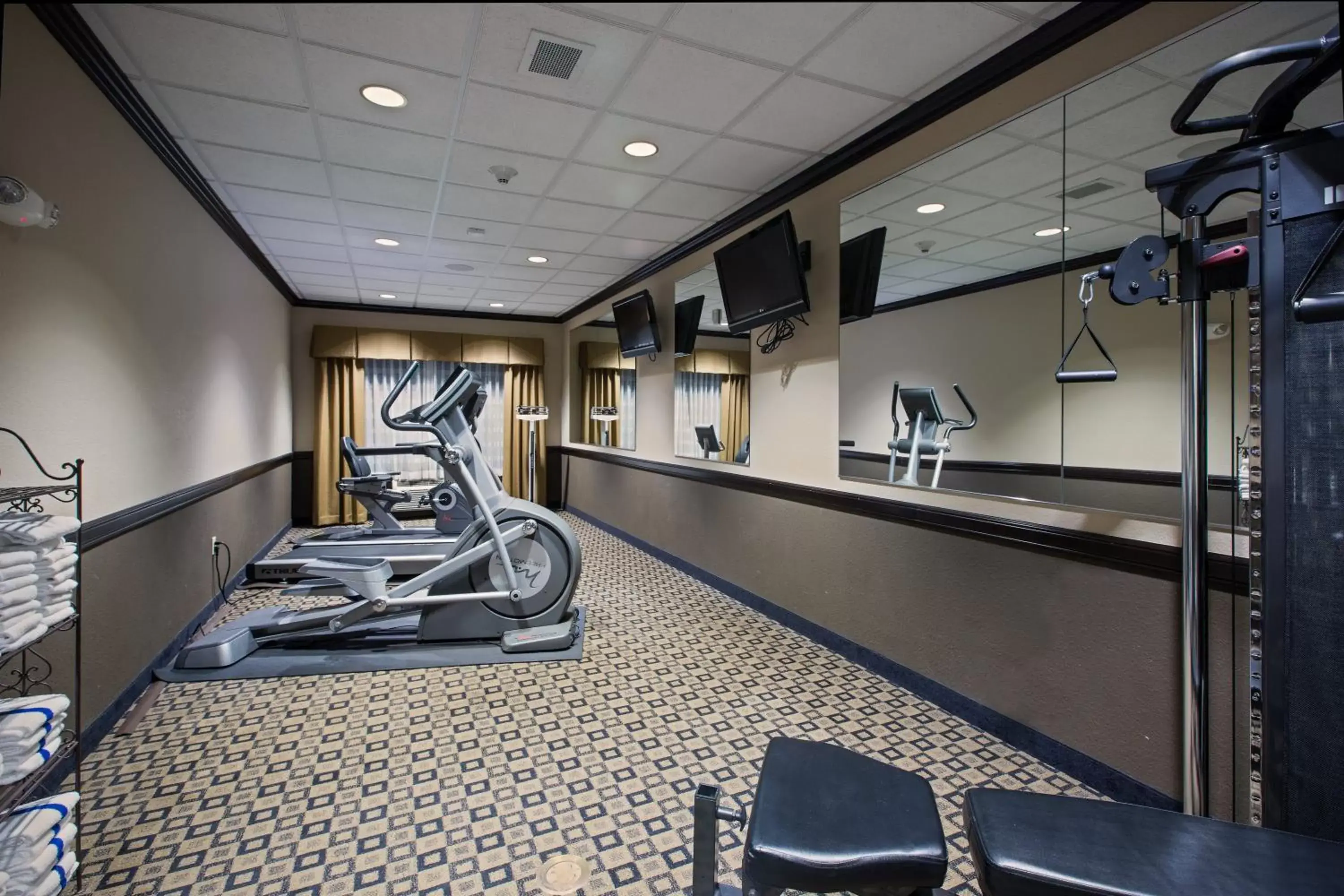 Fitness centre/facilities, Fitness Center/Facilities in Holiday Inn Express & Suites - Green Bay East, an IHG Hotel