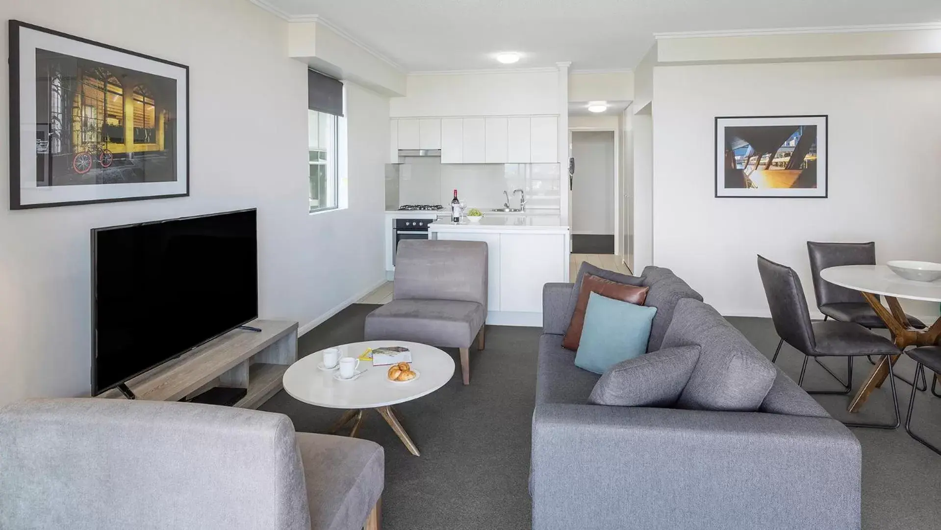 TV and multimedia, Seating Area in Oaks Brisbane on Margaret Suites