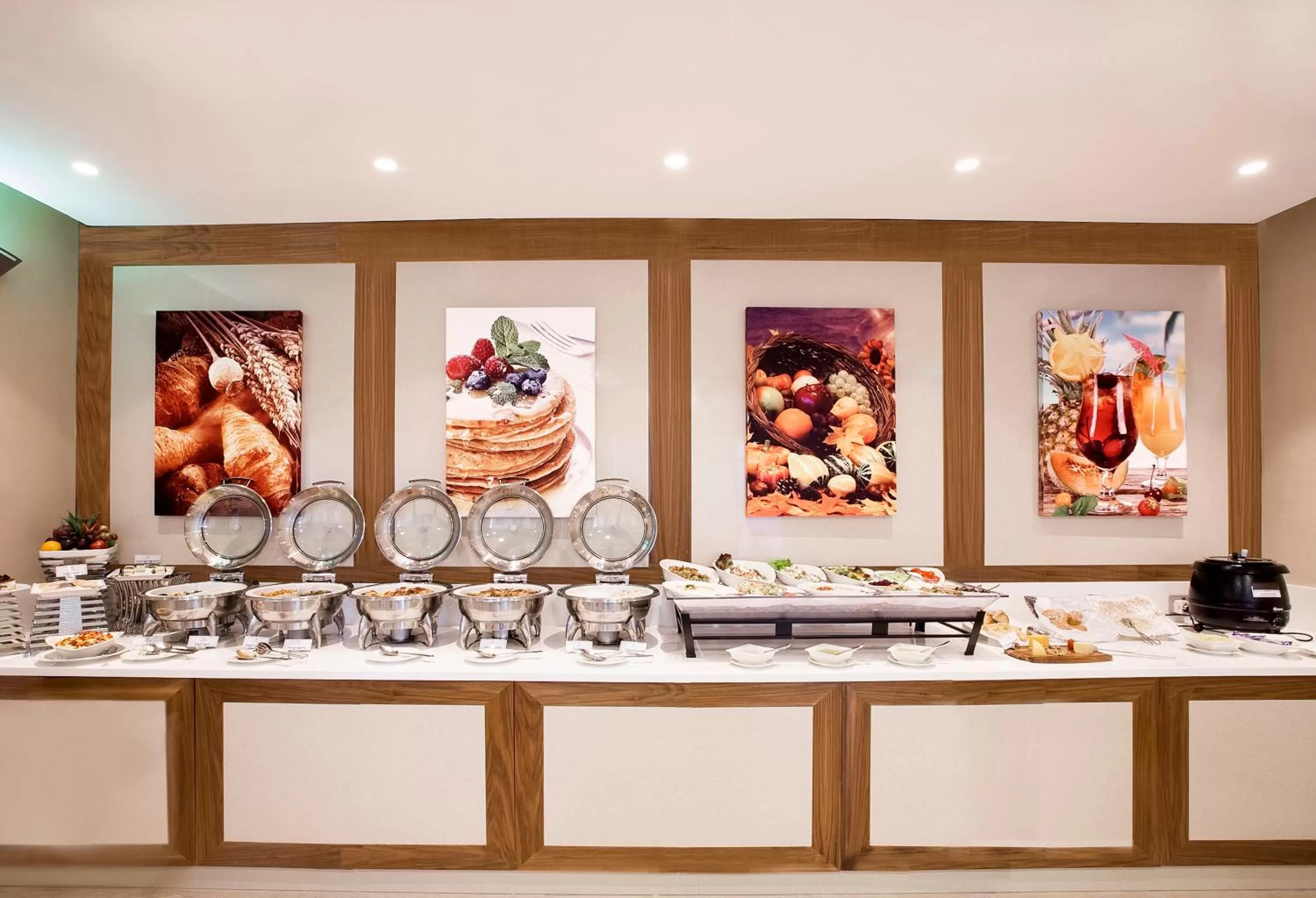 Food and drinks in Al Sarab Hotel