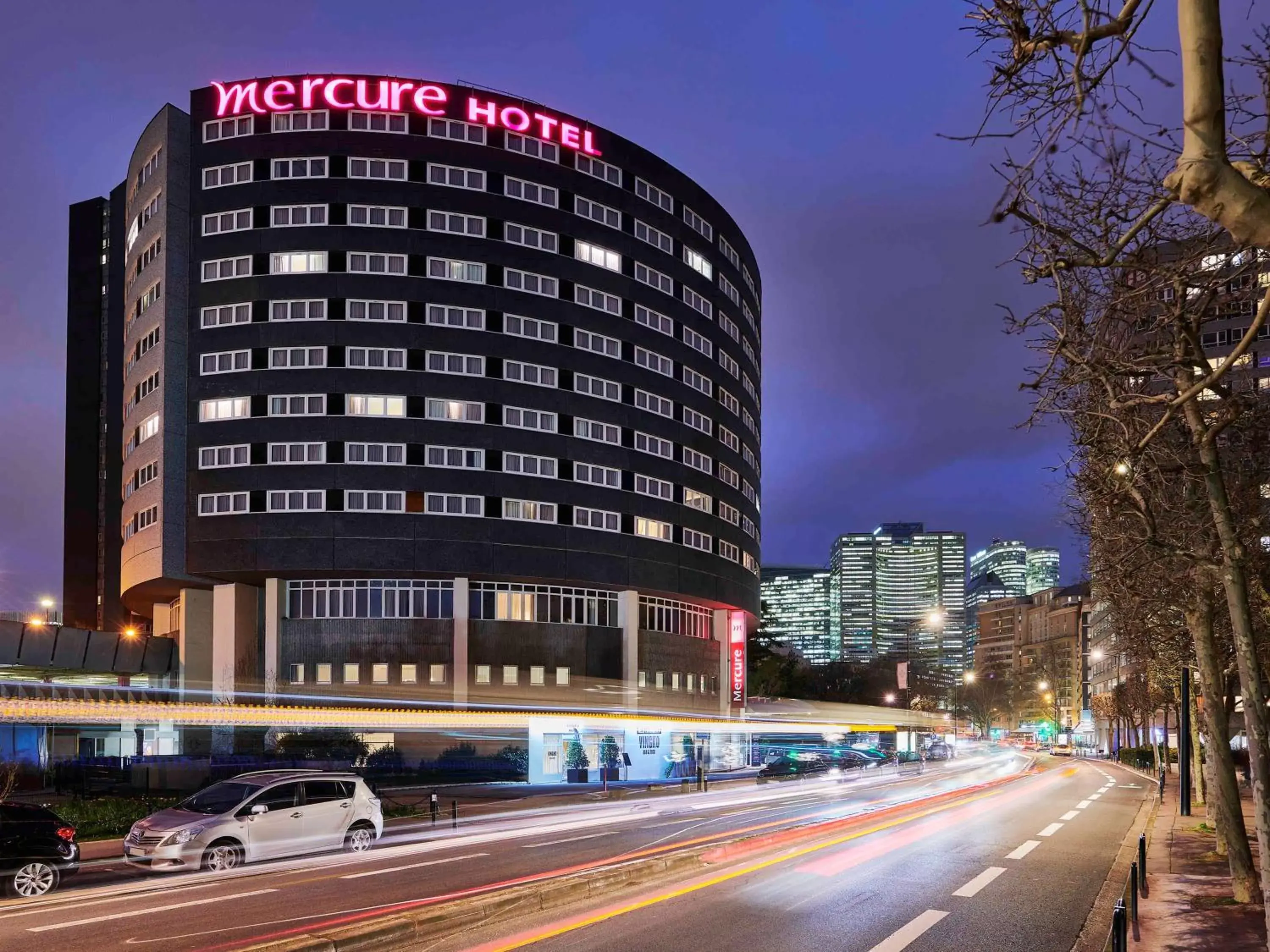 On site, Property Building in Mercure Paris La Défense