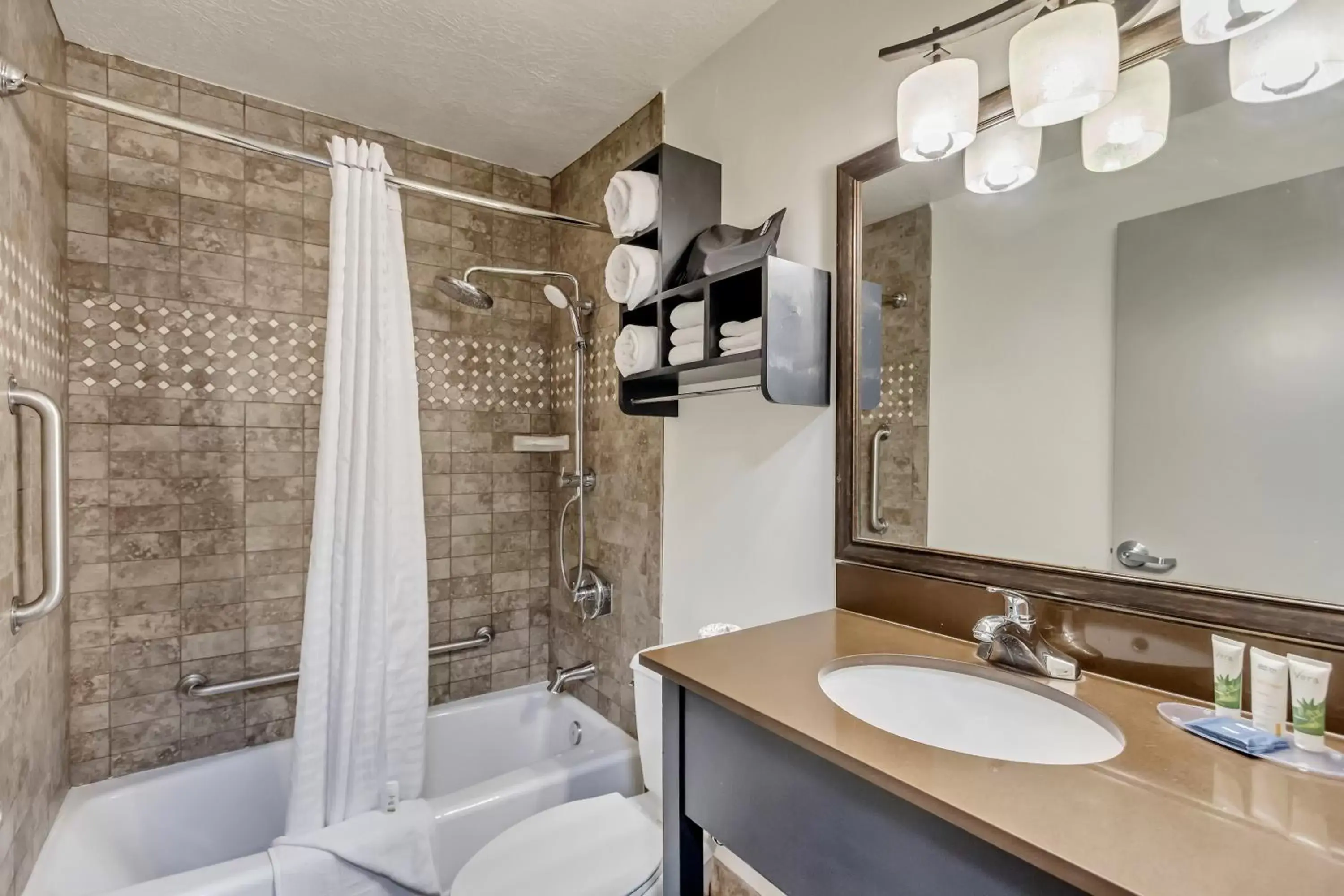 Bathroom in Park Inn by Radisson Salt Lake City -Midvale