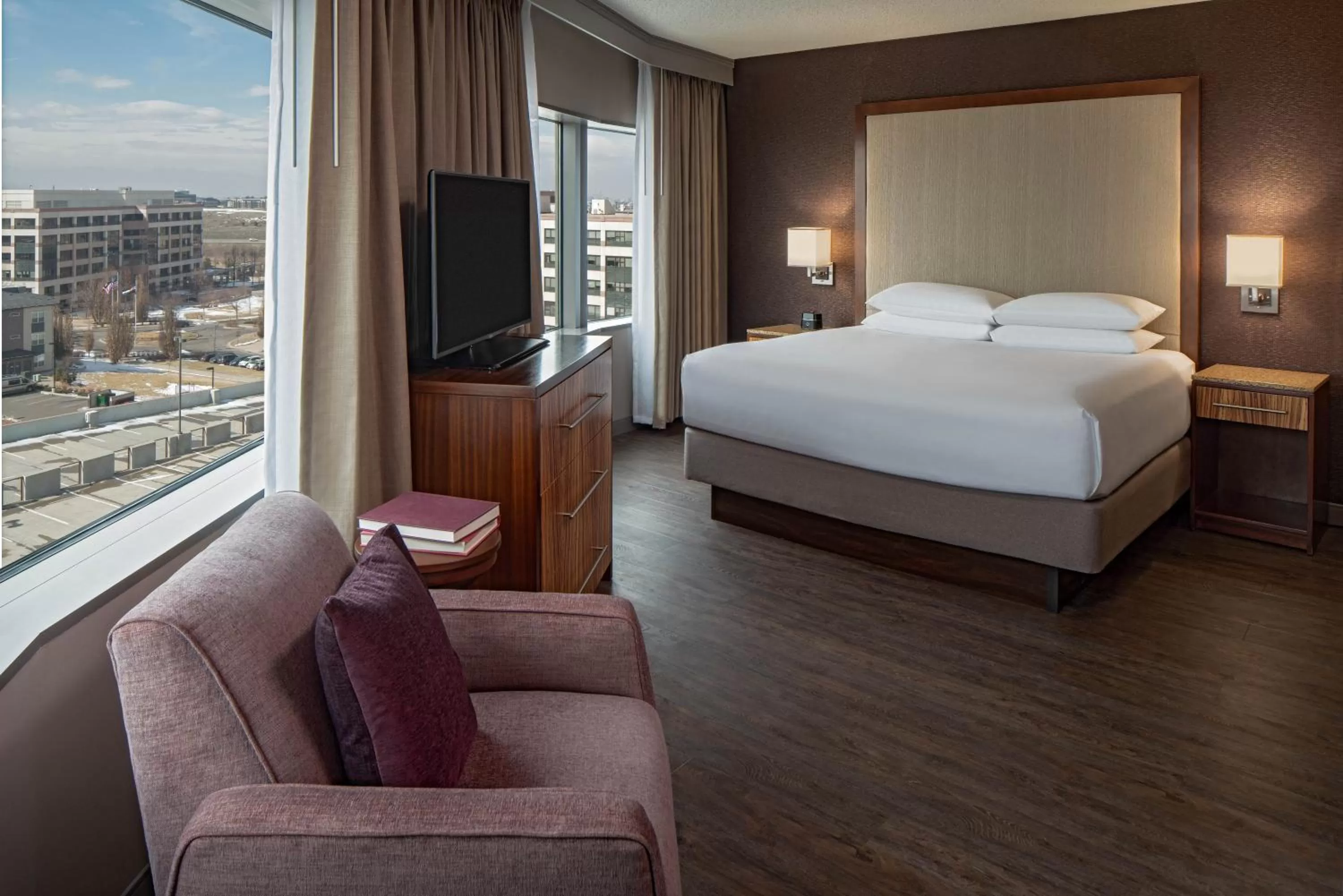 Bed in Hyatt Regency Denver Tech Center