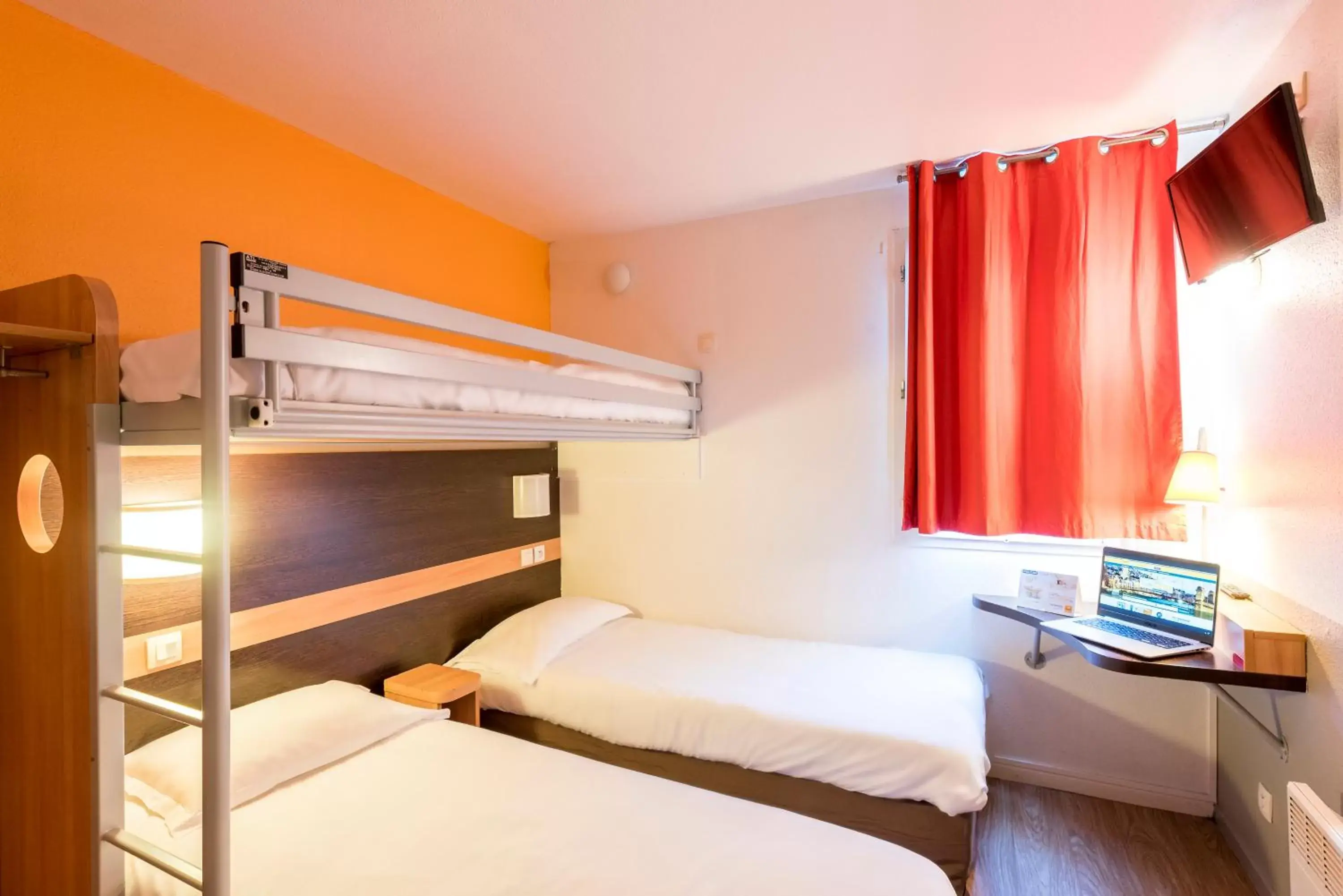 Property building, Bunk Bed in Premiere Classe Annecy Nord - Epagny