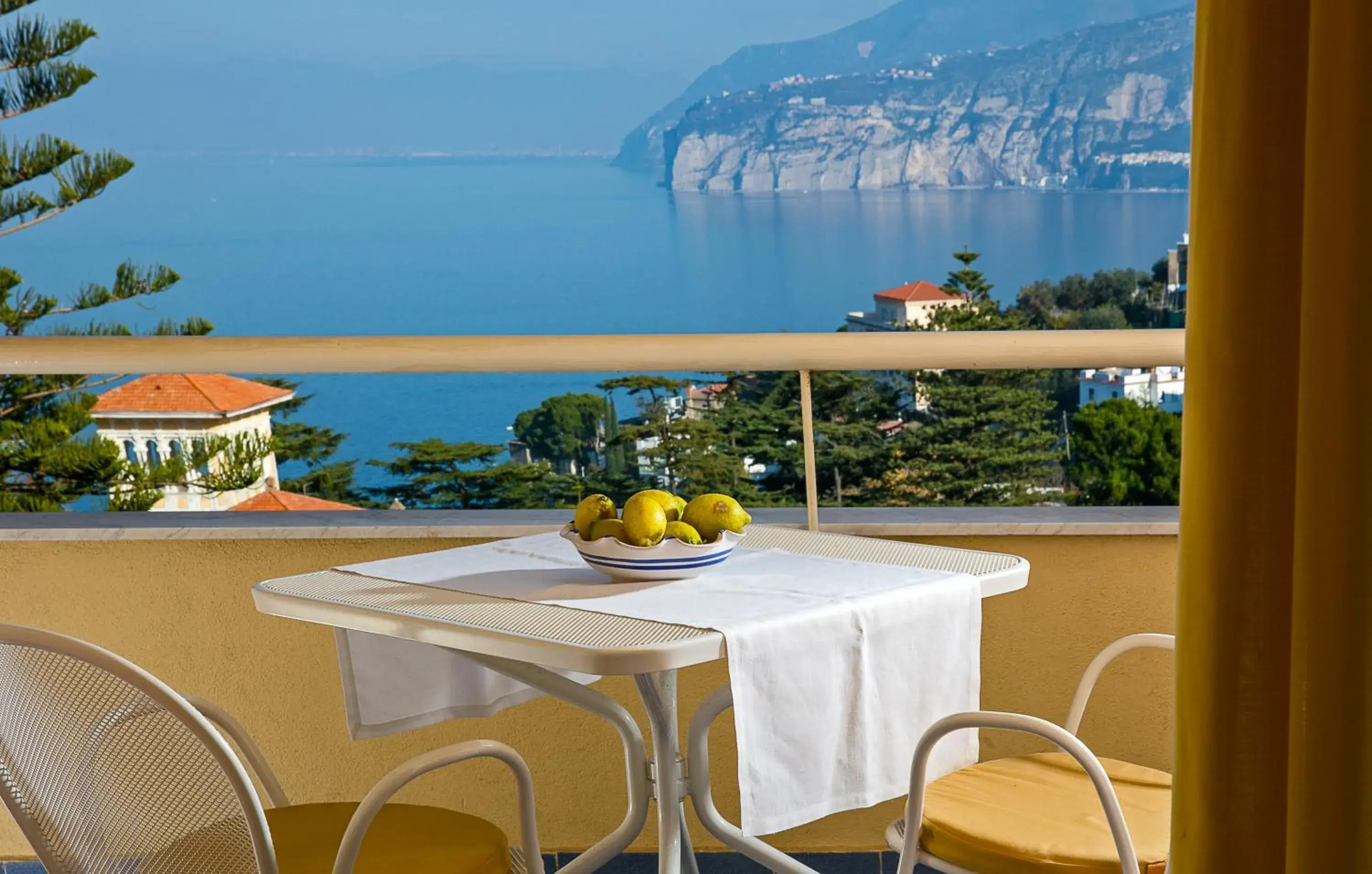 Balcony/Terrace in Hotel Grand Vesuvio