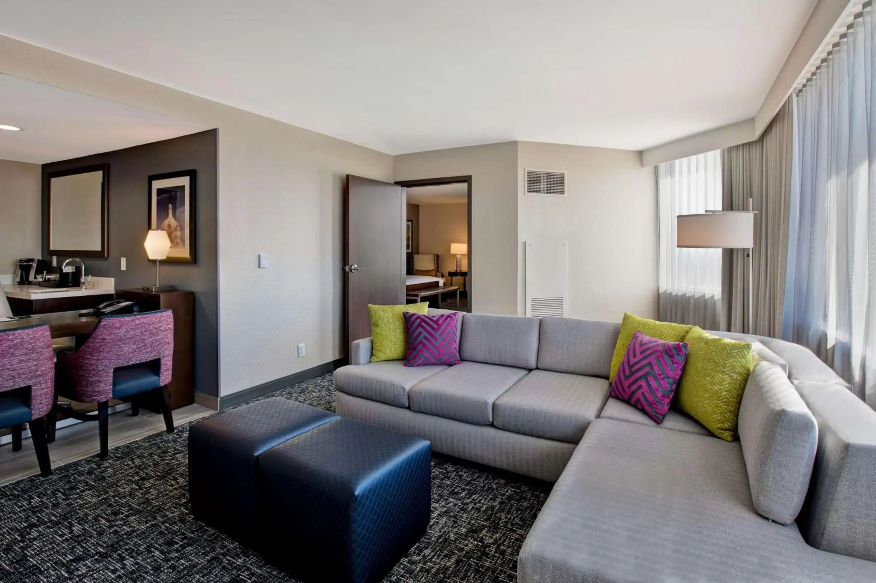 Living room, Seating Area in Embassy Suites By Hilton Oklahoma City Northwest