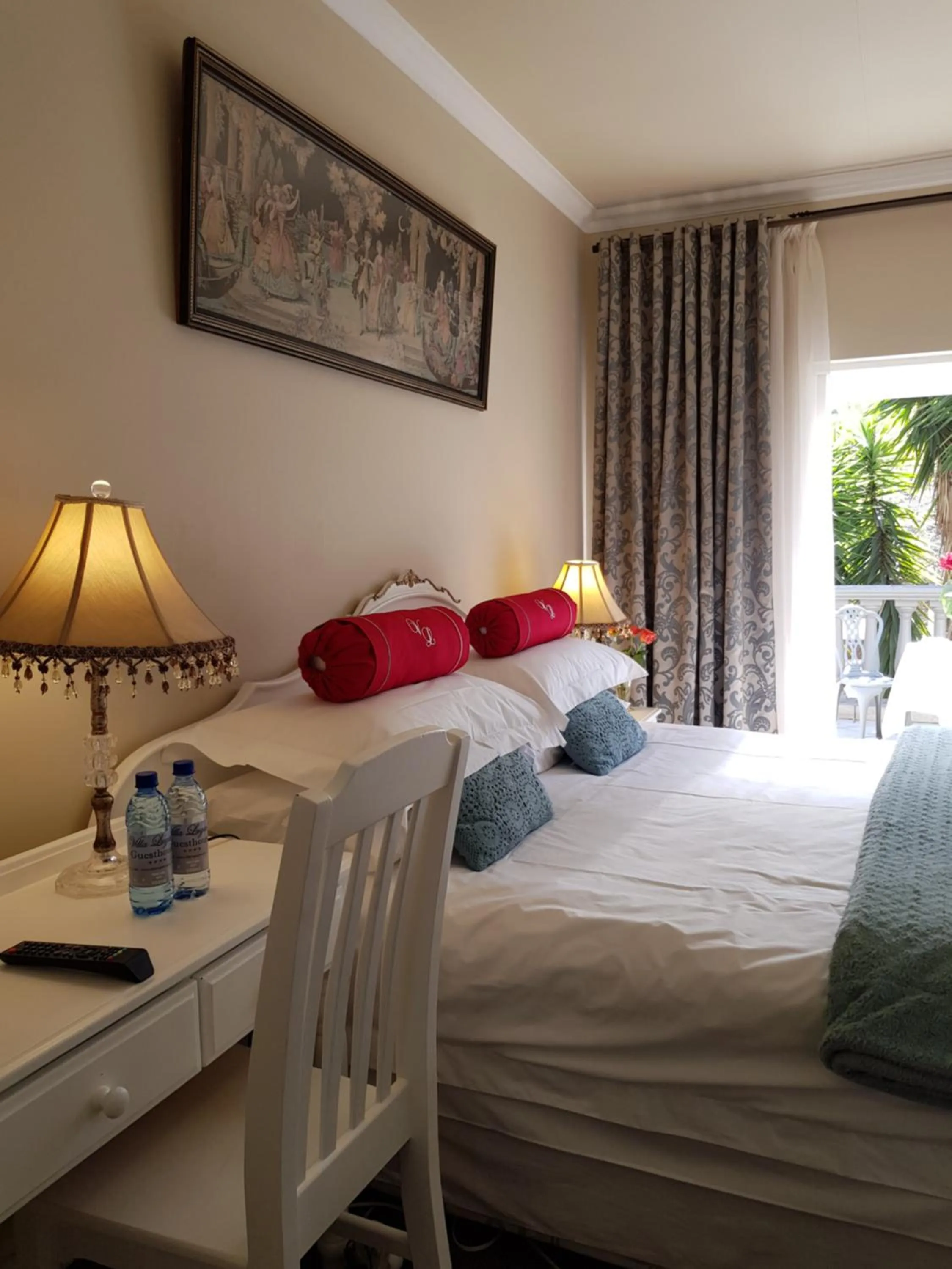 Photo of the whole room, Bed in Villa Lugano Guesthouse