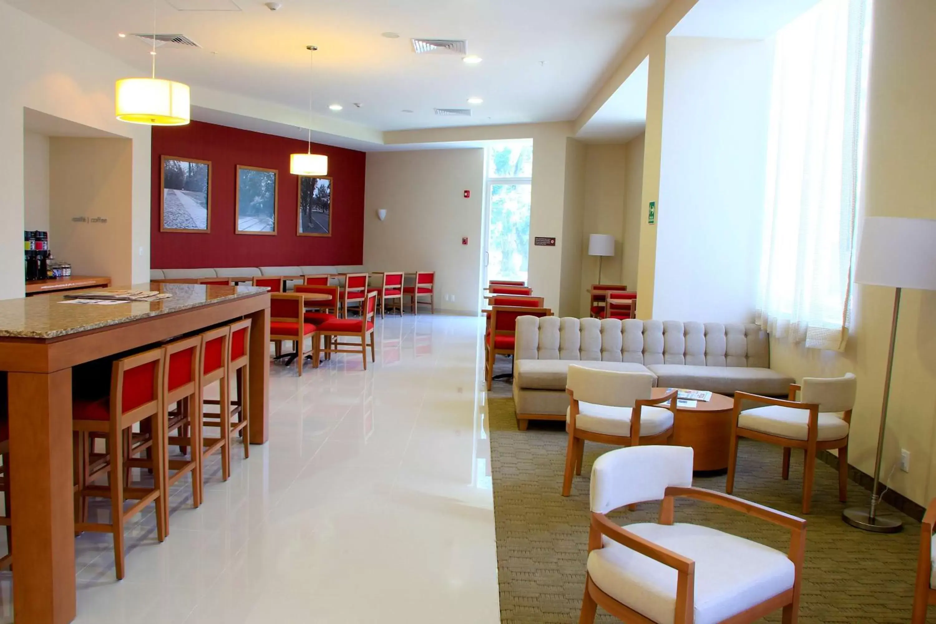 Lobby or reception, Restaurant/Places to Eat in Hampton by Hilton Guadalajara Expo