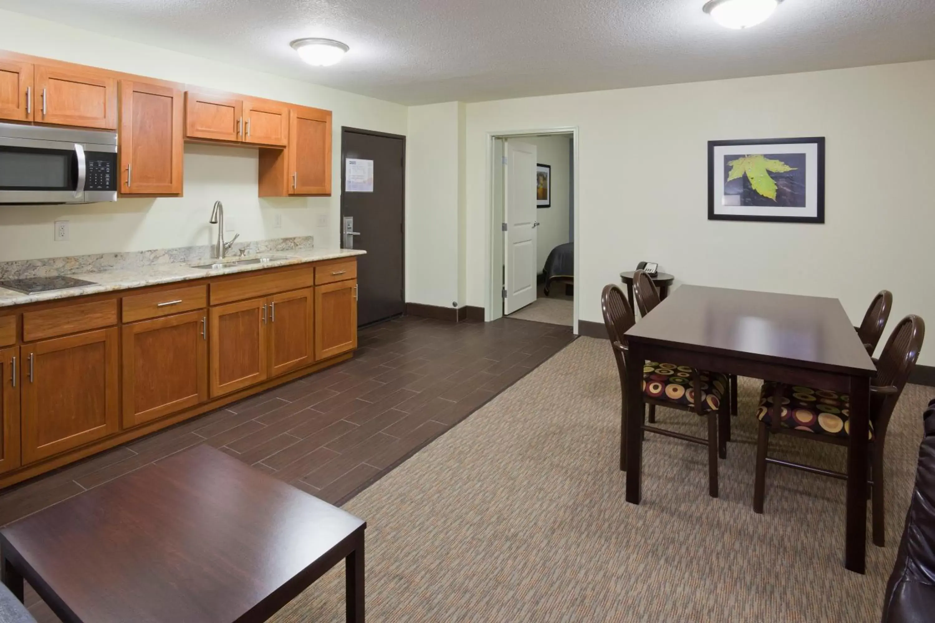 Kitchen or kitchenette, Kitchen/Kitchenette in Fargo Inn and Suites