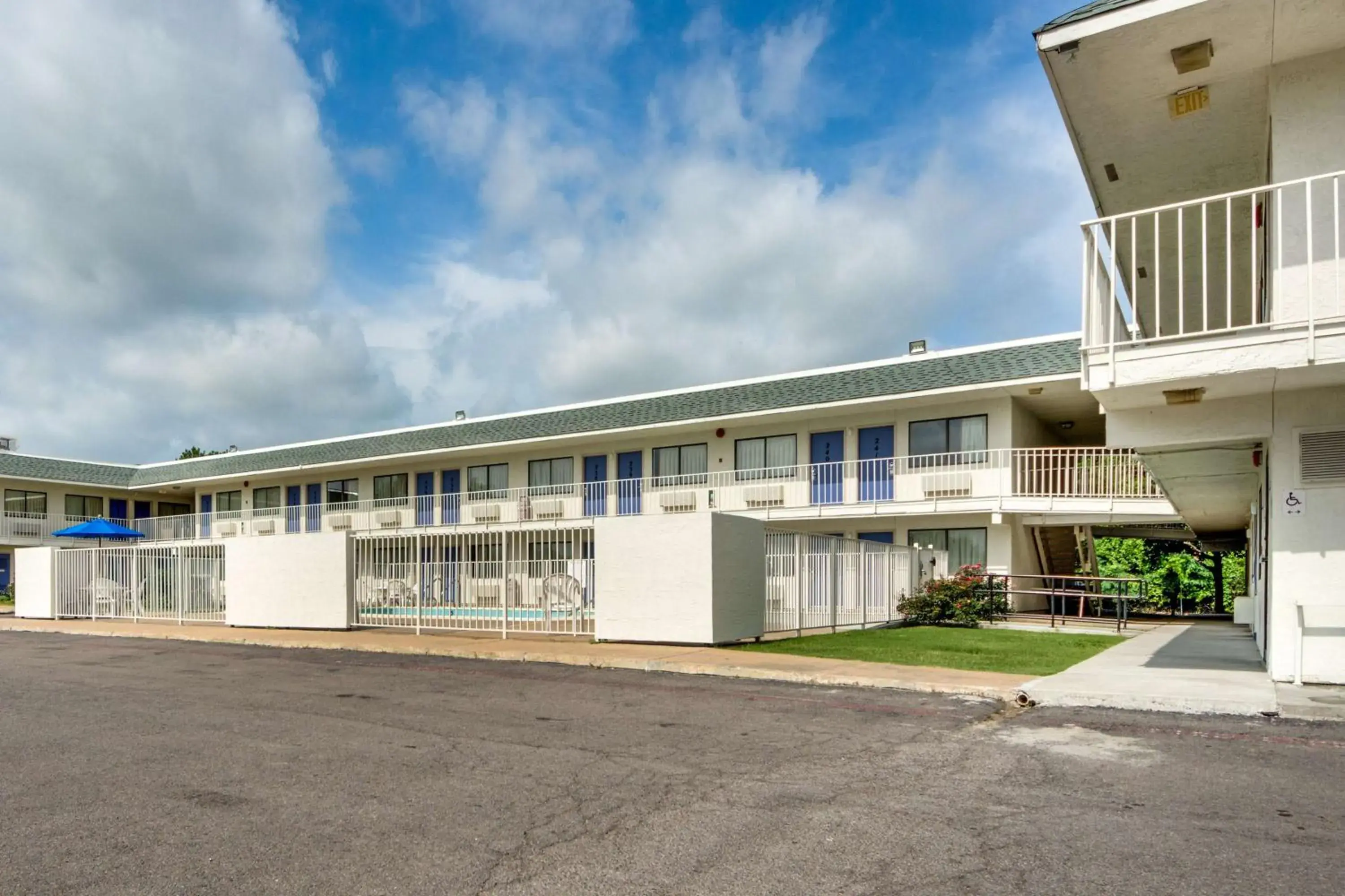 Property Building in Motel 6-Muskogee, OK