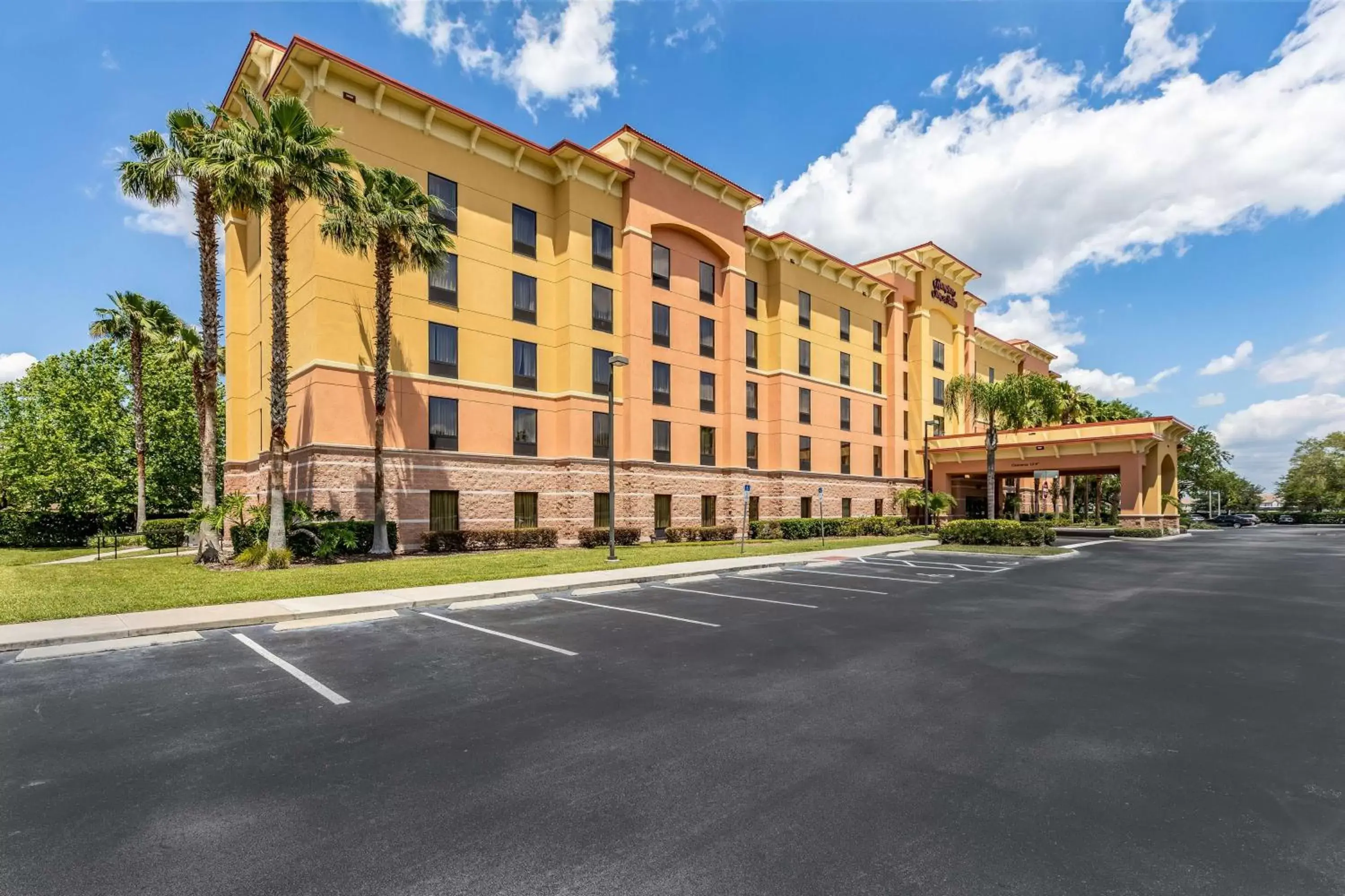 Property Building in Hampton Inn & Suites Orlando-South Lake Buena Vista