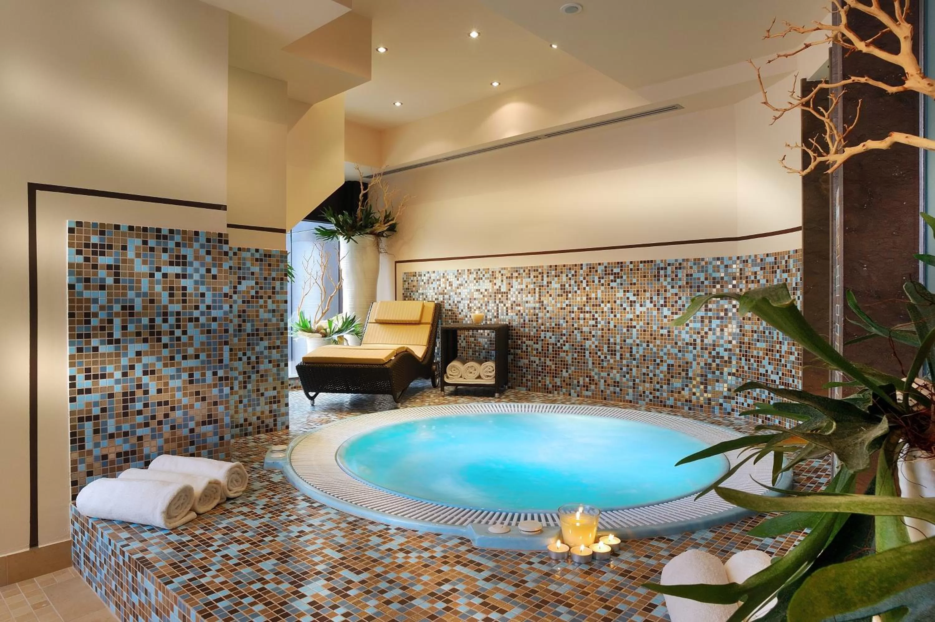 Property logo or sign in Hotel Leopardi