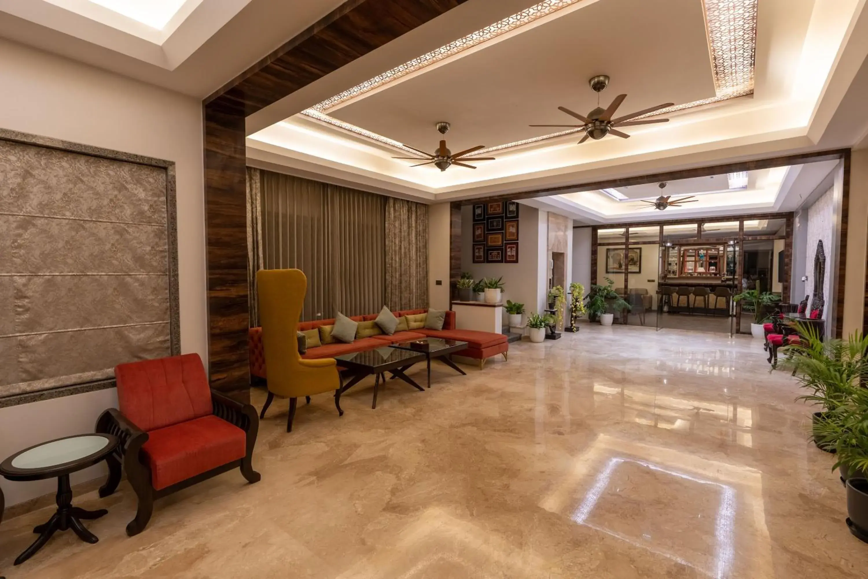 Living room, Lobby/Reception in Mountain Creek Udaipur