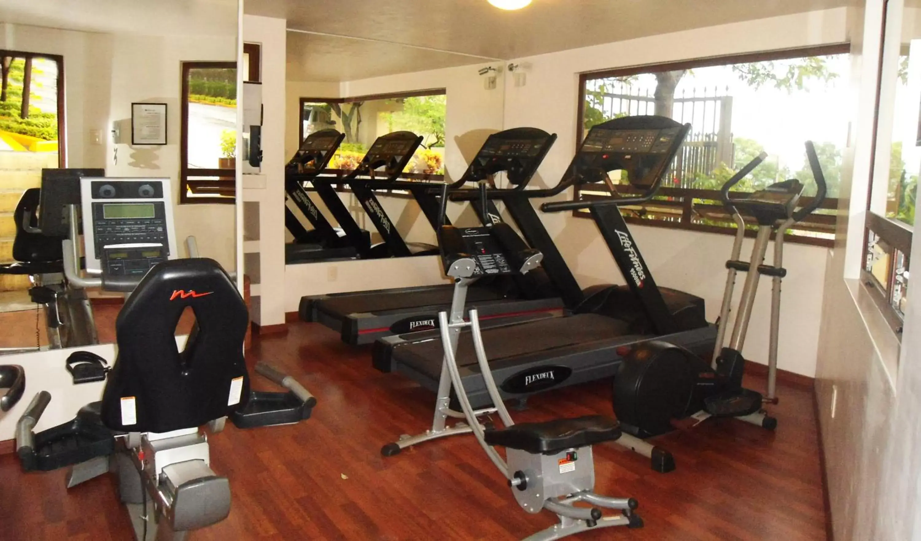 Fitness centre/facilities in Hotel Fortin Plaza Fitness centre/facilities in Hotel Fortin Plaza