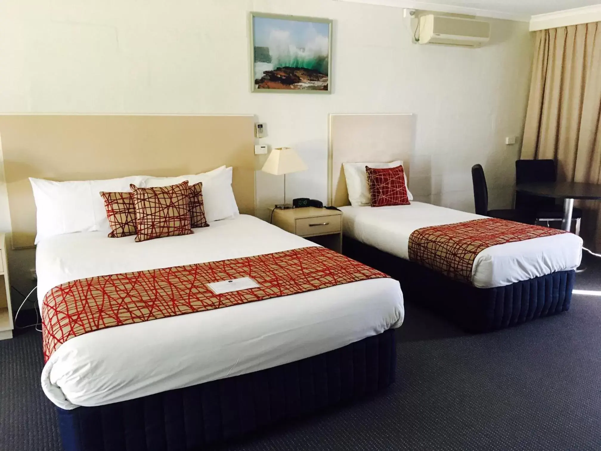 Bed in Fairway Motor Inn Bed in Fairway Motor Inn