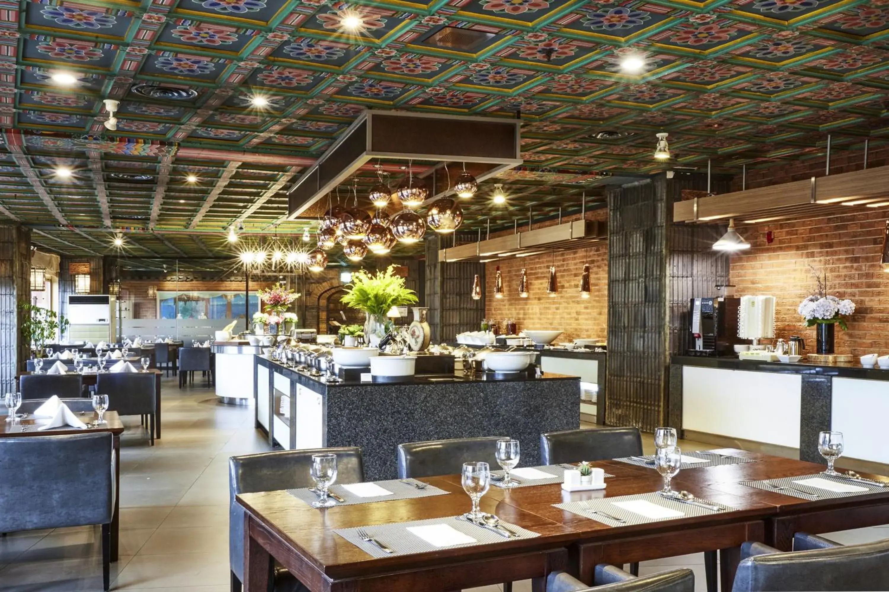 Restaurant/places to eat in Commodore Hotel Busan Restaurant/places to eat in Commodore Hotel Busan