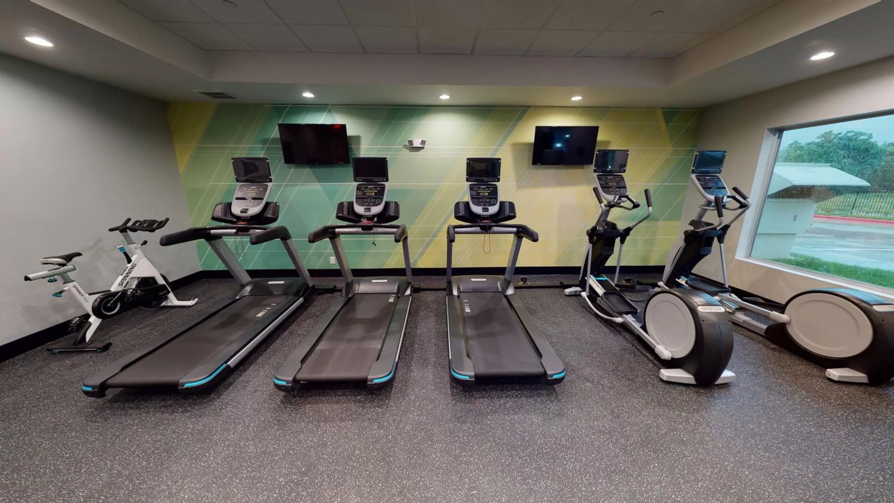 Fitness centre/facilities in Holiday Inn - NW Houston Beltway 8 by IHG