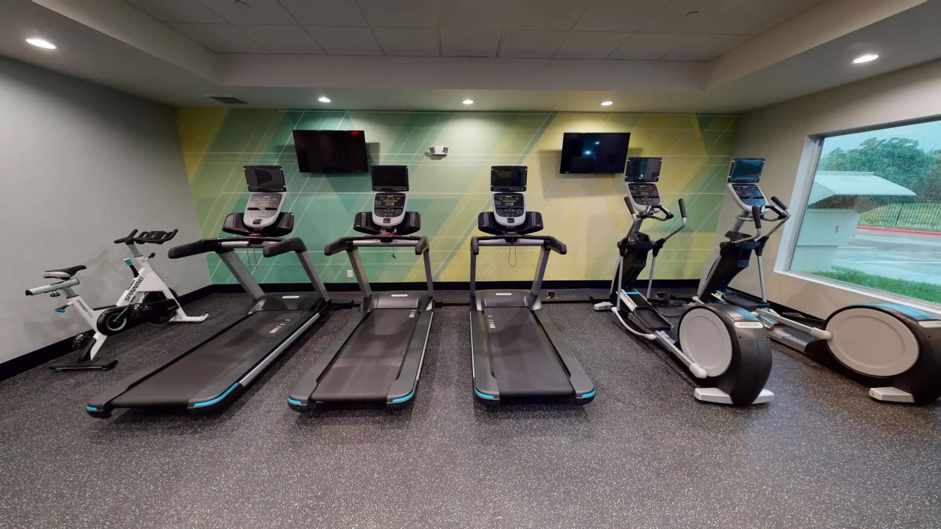 Spa and wellness centre/facilities, Fitness Center/Facilities in Holiday Inn - NW Houston Beltway 8, an IHG Hotel