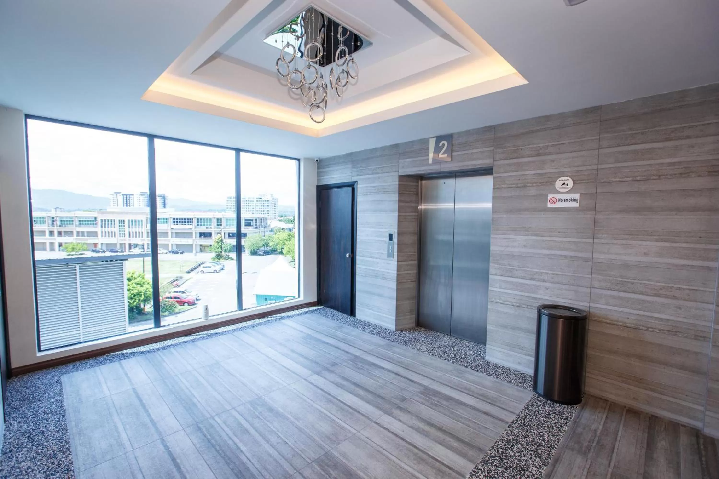 elevator in Lintas Platinum Hotel