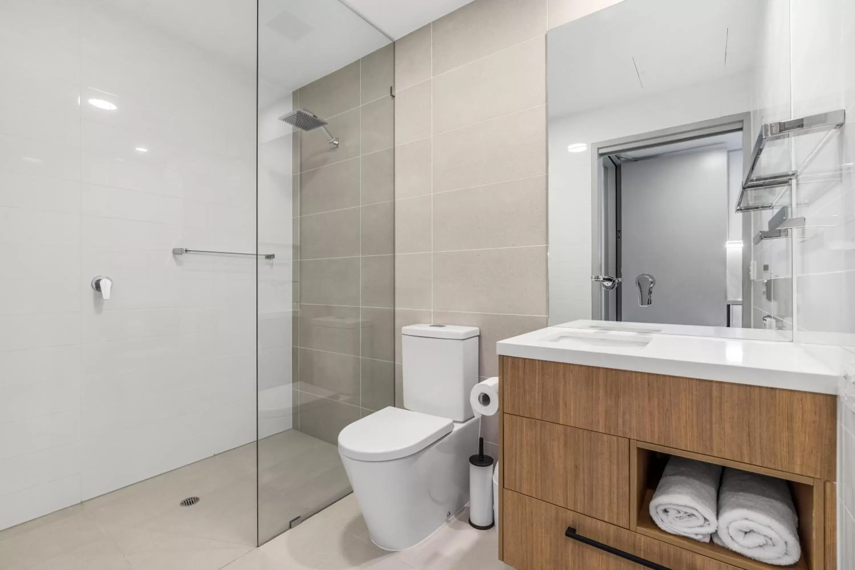 Bathroom in Essence Suites Taringa