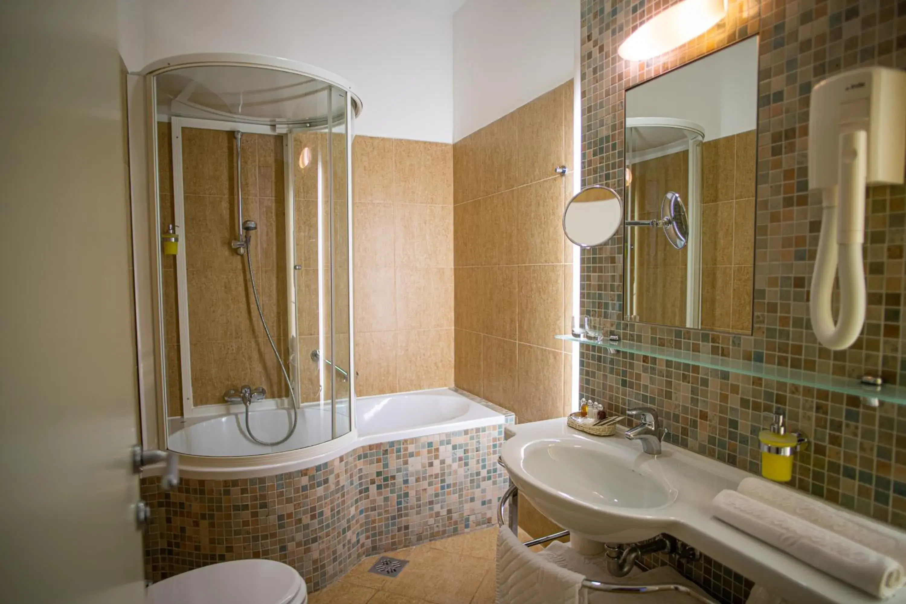 Bathroom in Hotel Villa Eugenia