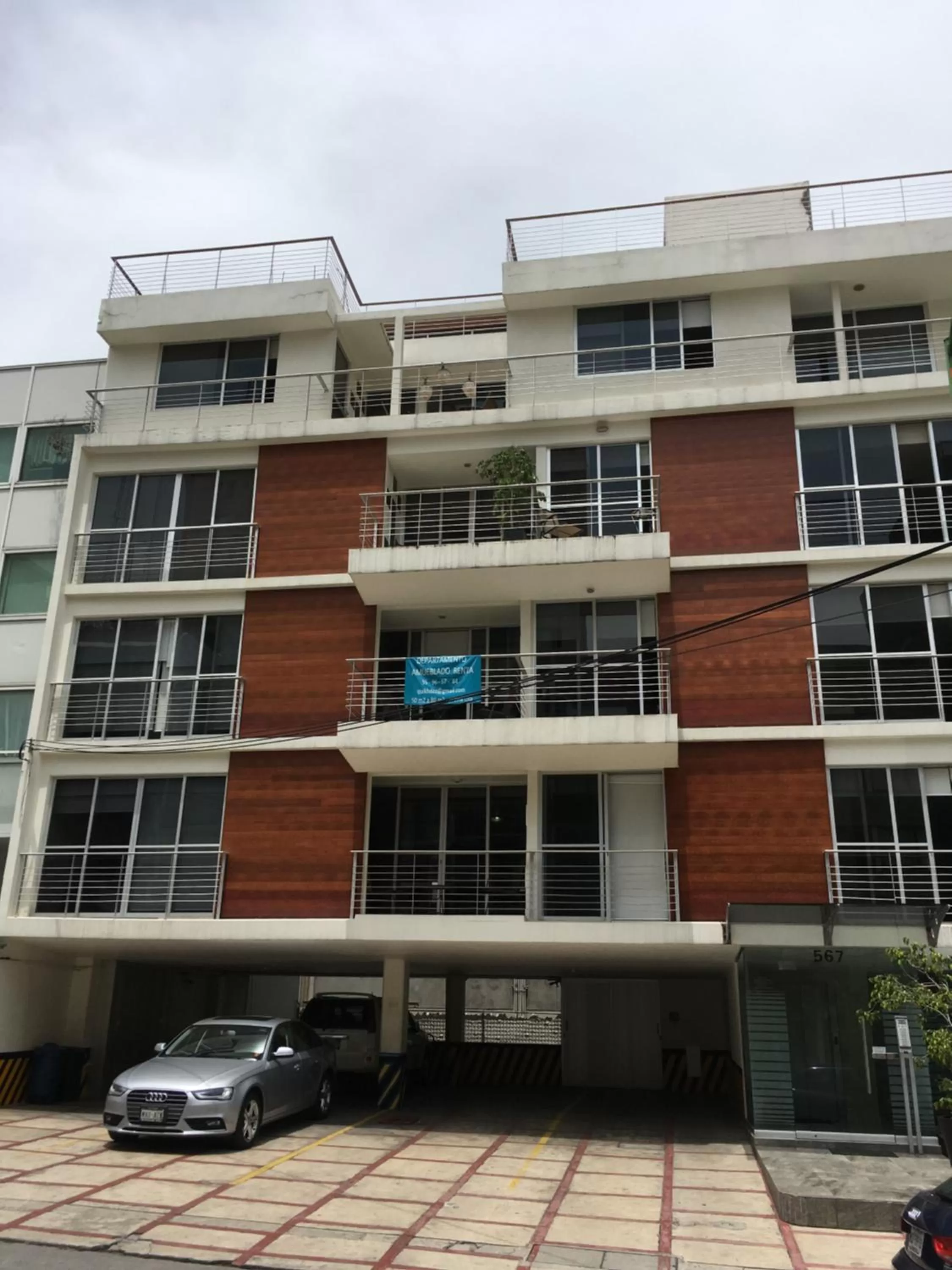 Street view in Grupo Kings Suites - Monte Chimborazo 567