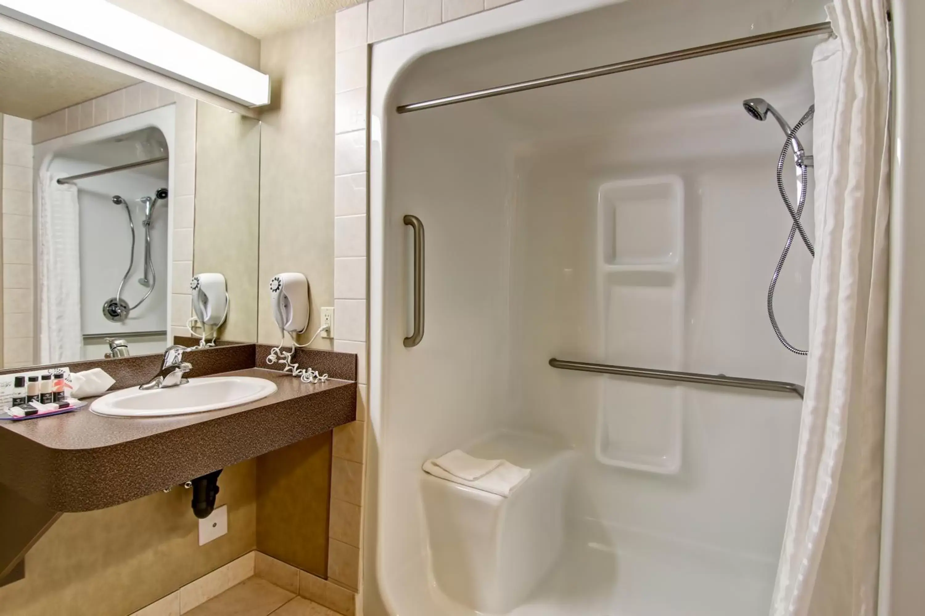 Shower, Bathroom in Ramada by Wyndham Ponoka