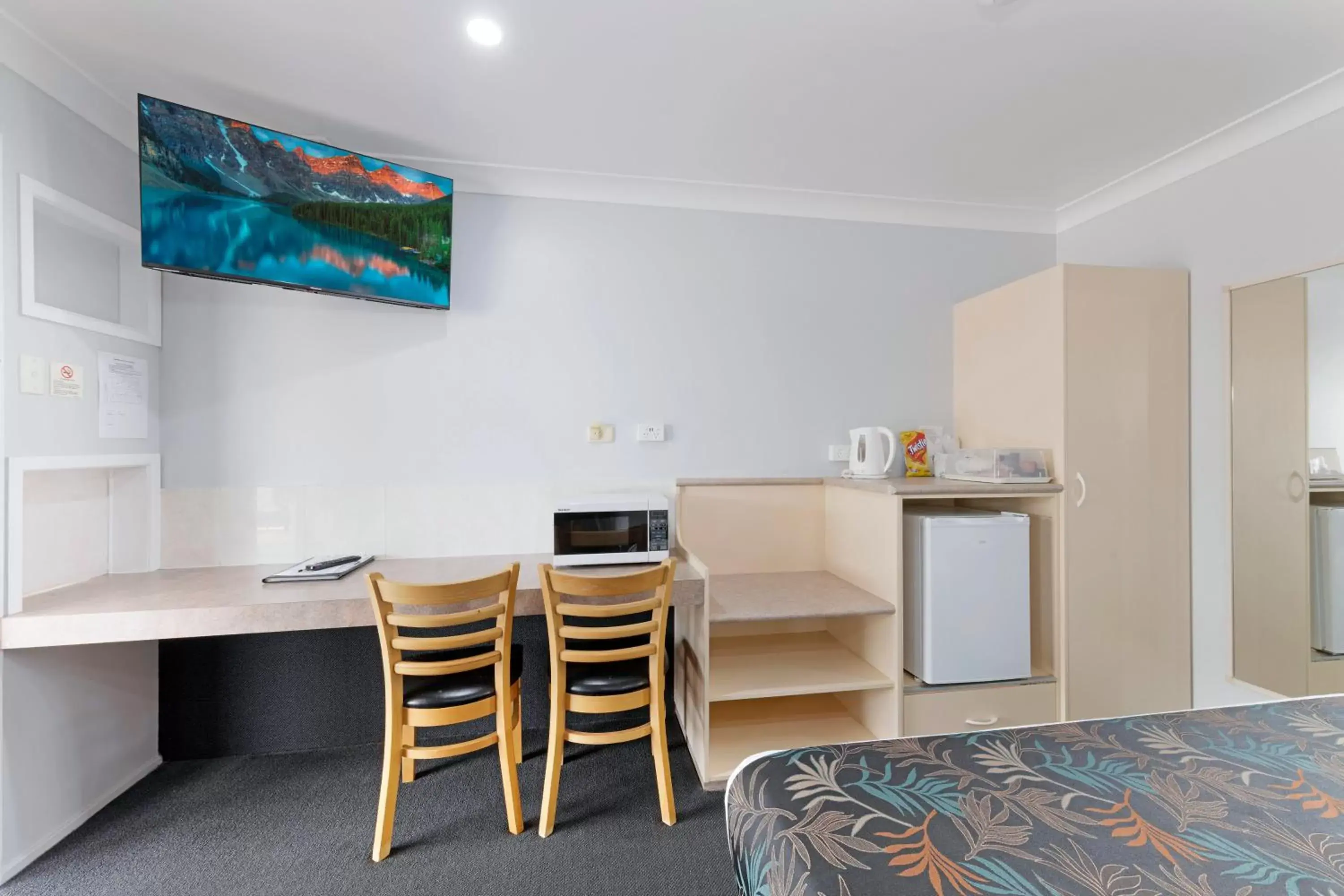 TV and multimedia, TV/Entertainment Center in Best Western Bundaberg City Motor Inn