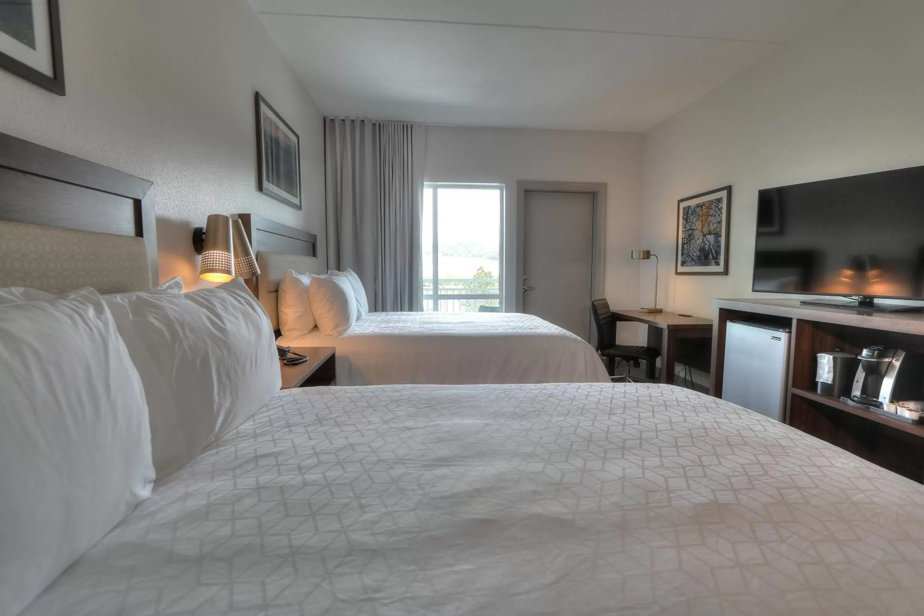 Bedroom, Bed in Holiday Inn & Suites Pigeon Forge Convention Center by IHG Bedroom, Bed in Holiday Inn & Suites Pigeon Forge Convention Center by IHG
