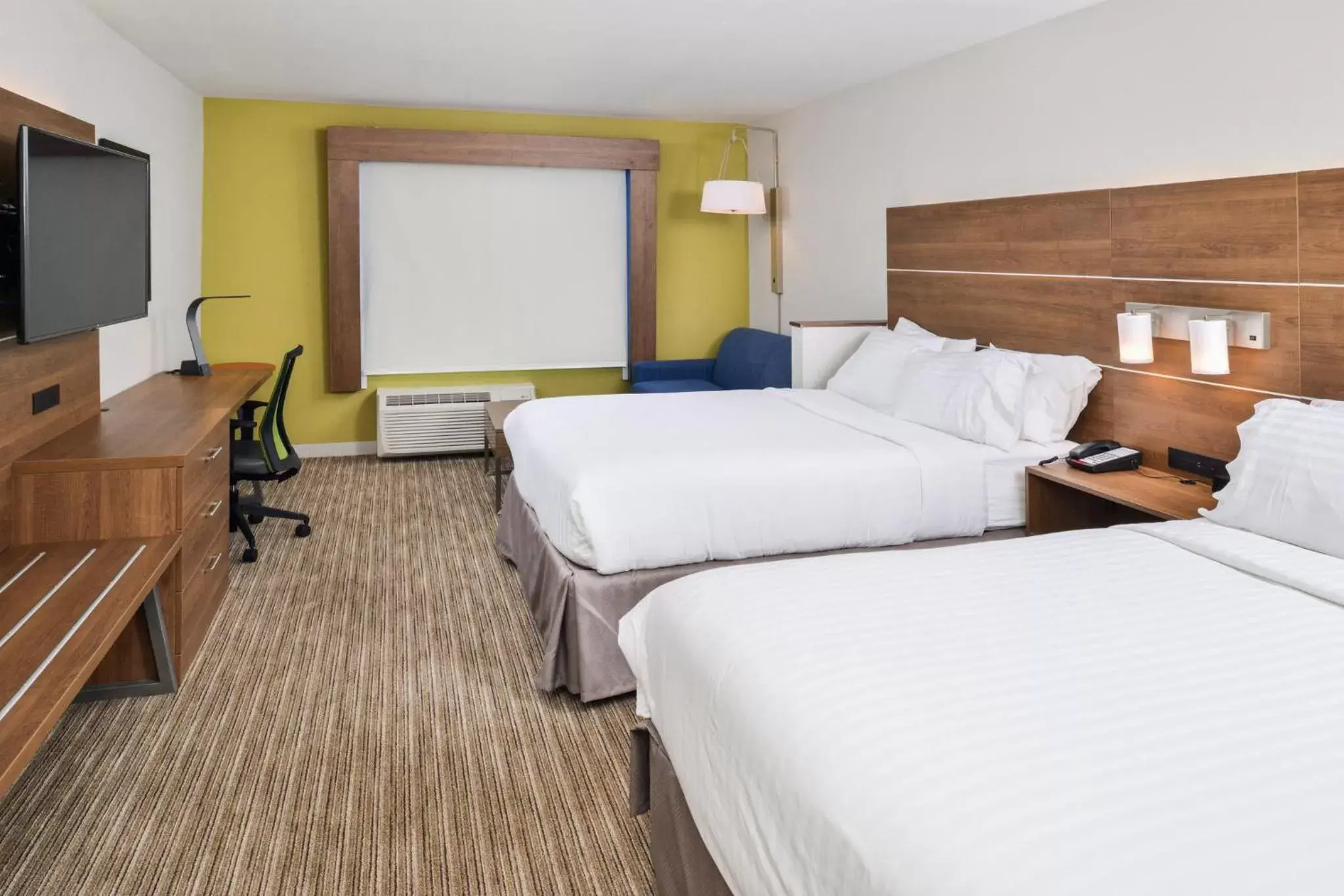 Photo of the whole room, Bed in Holiday Inn Express & Suites - Ogallala, an IHG Hotel