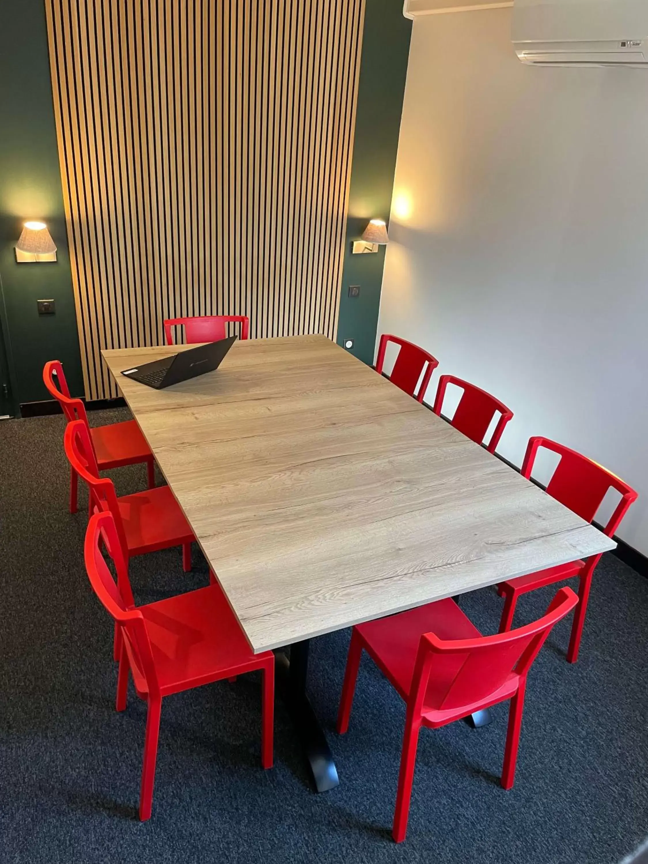 Meeting/conference room, Dining Area in The Originals City, Hôtel Theo Limoges