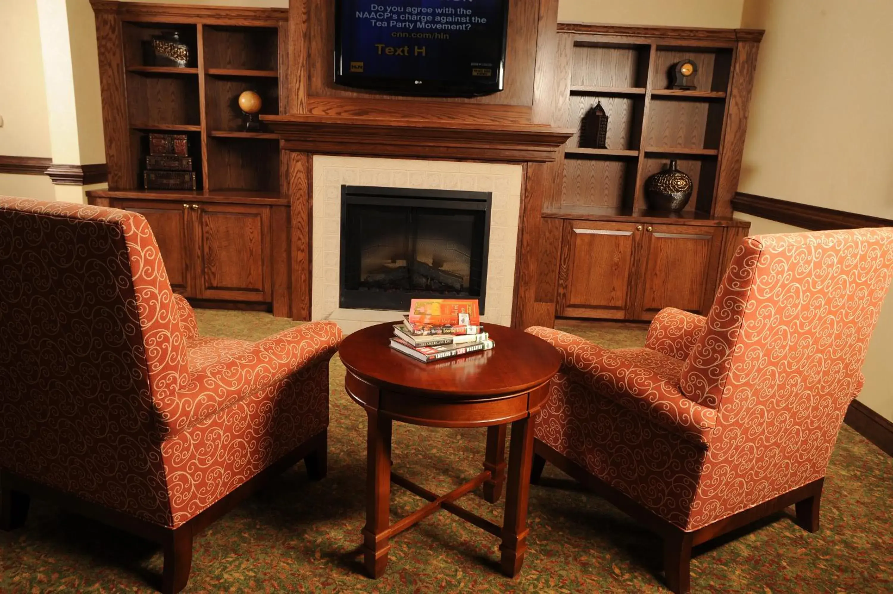 Living room, Seating Area in Country Inn & Suites by Radisson, Concord (Kannapolis), NC