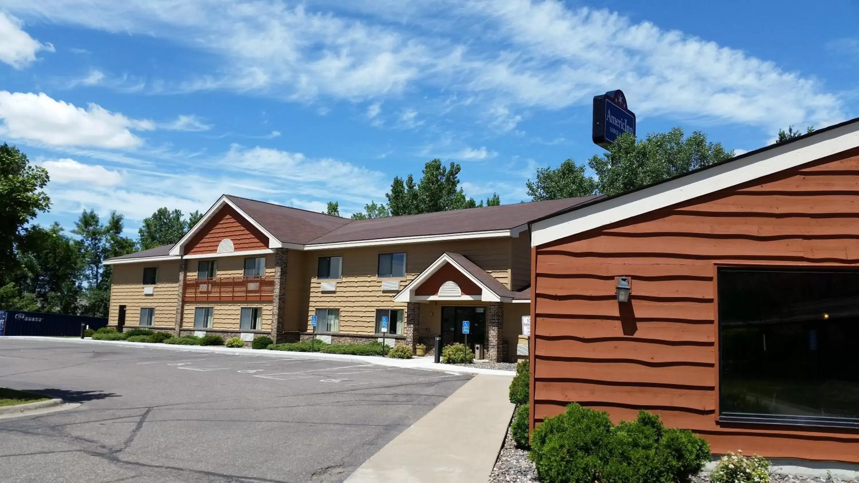 Facade/entrance, Property Building in AmericInn by Wyndham Rogers